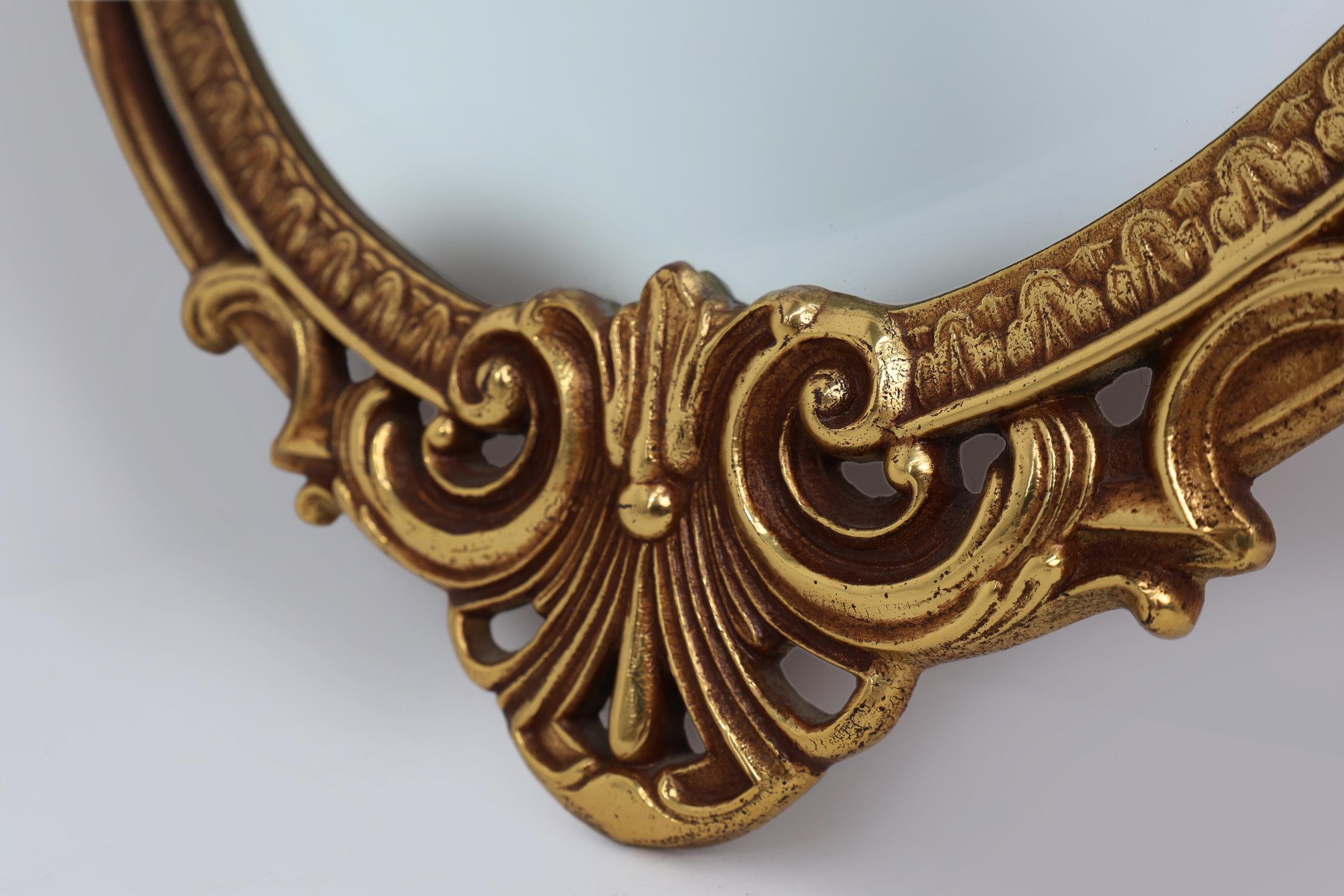 20e siècle Miroir baroque en métal de style Louis XV, France en vente 1