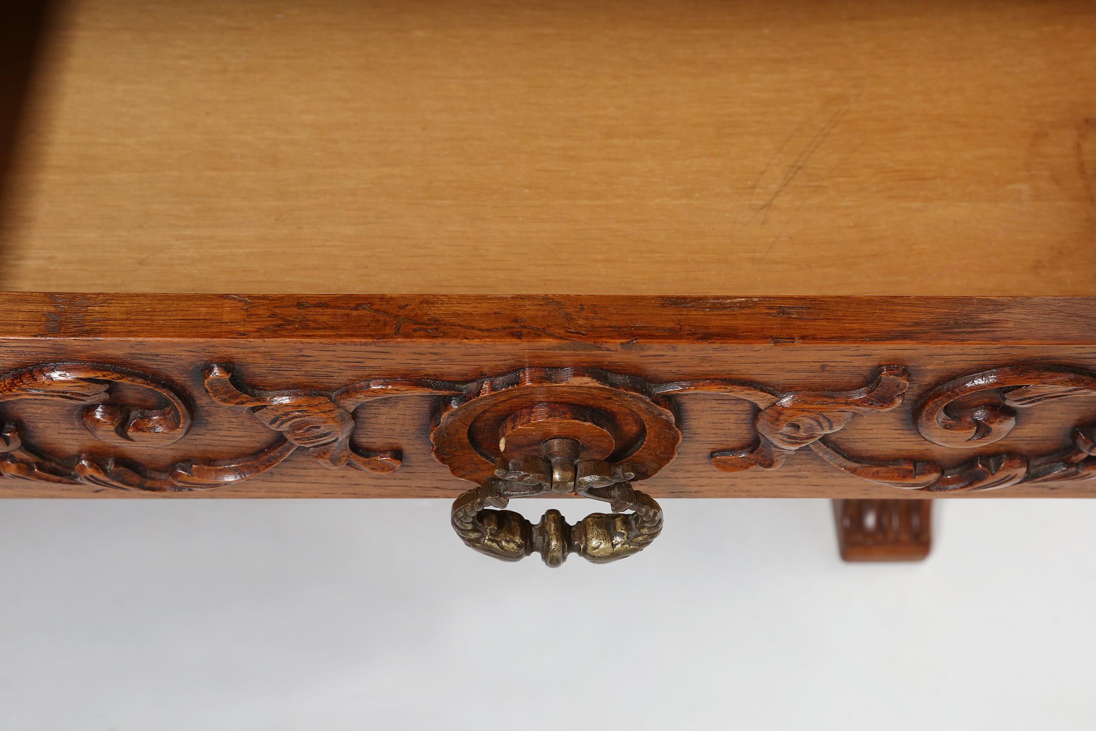 Credenza intagliata in stile barocco del XX secolo, Spagna 1950 ca. in vendita 2