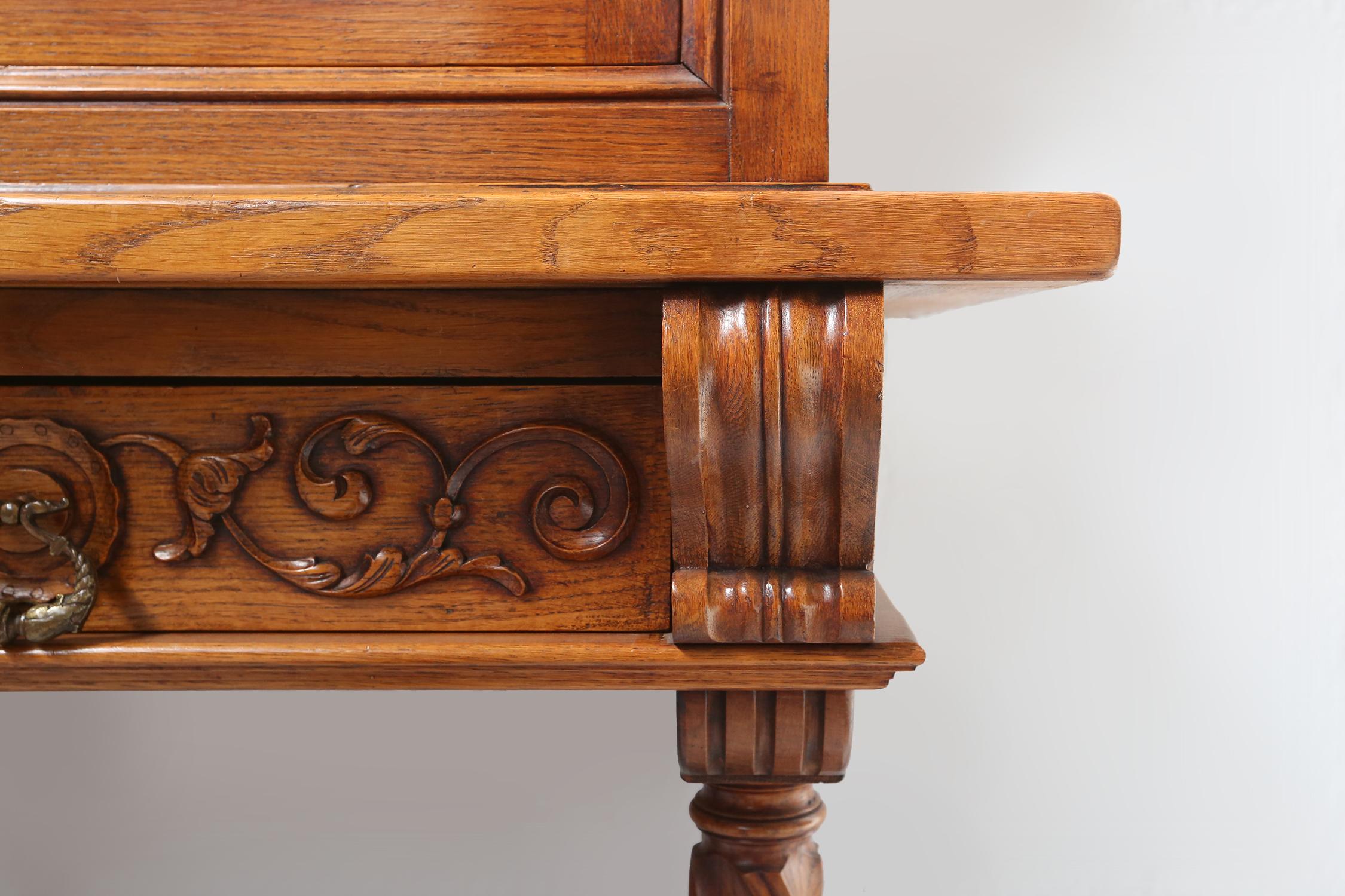 Credenza intagliata in stile barocco del XX secolo, Spagna 1950 ca. in vendita 6