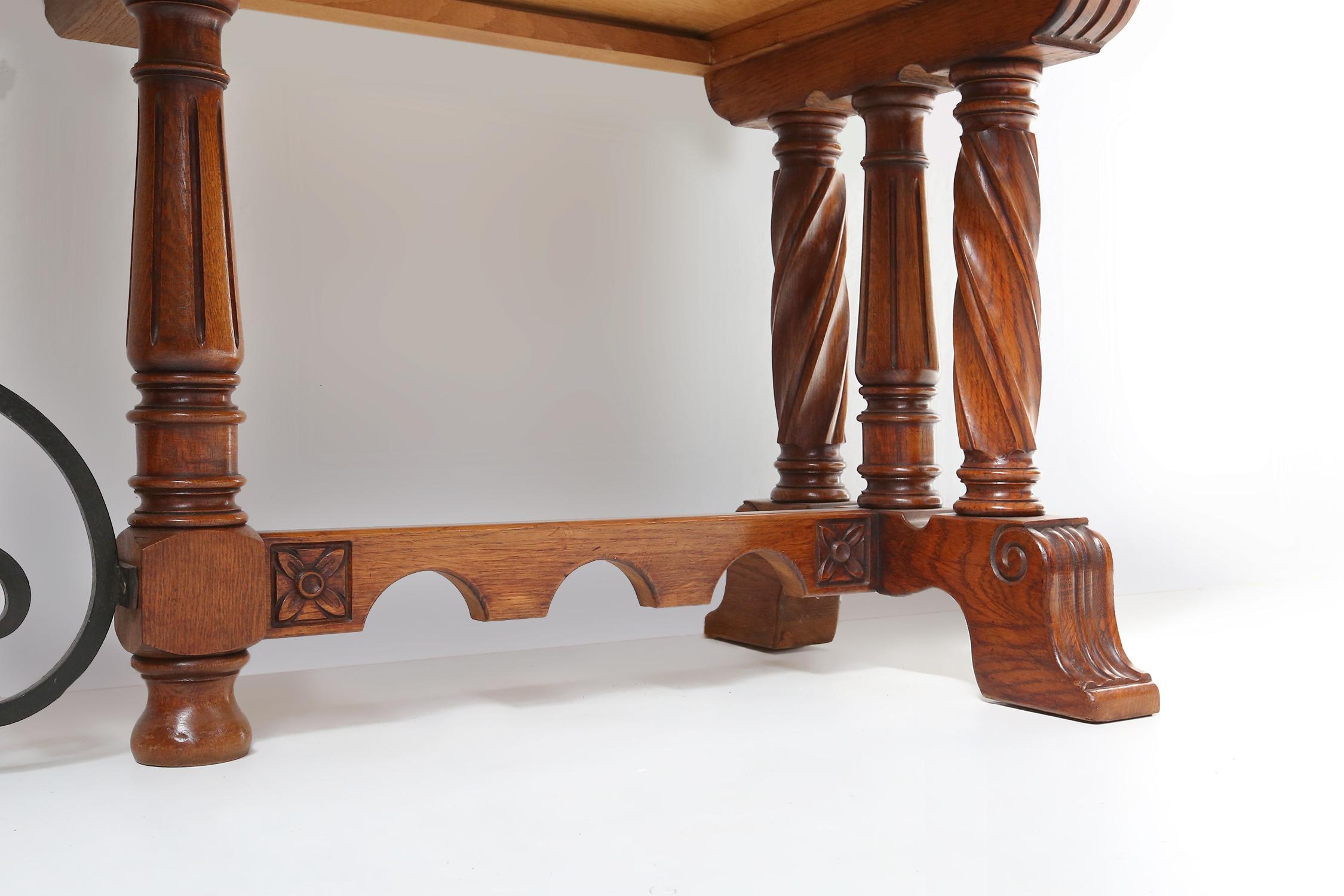 Credenza intagliata in stile barocco del XX secolo, Spagna 1950 ca. in vendita 7