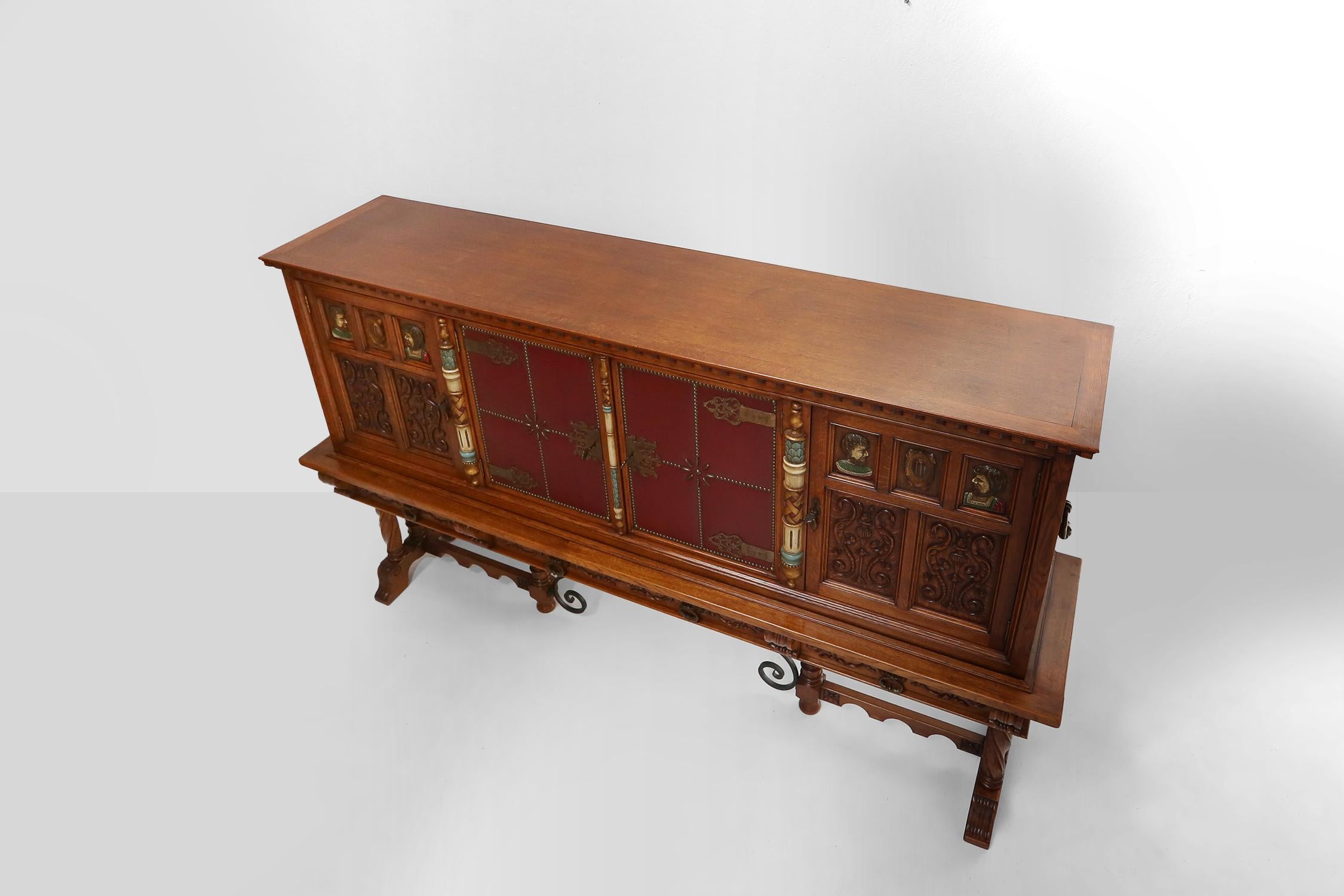 Credenza intagliata in stile barocco del XX secolo, Spagna 1950 ca. in vendita 8