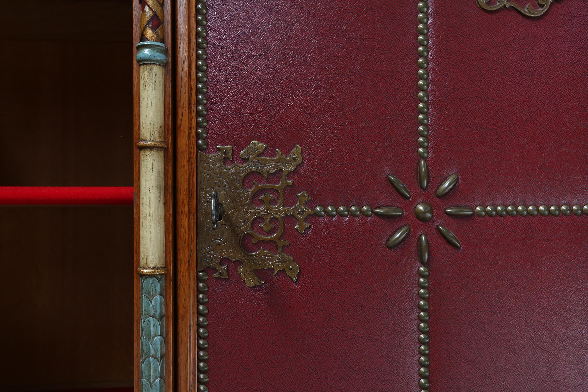Rame Credenza intagliata in stile barocco del XX secolo, Spagna 1950 ca. in vendita