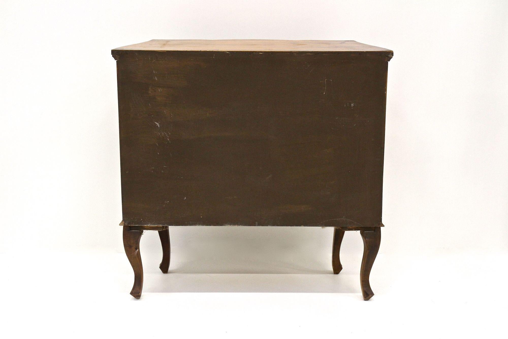 Kommode im Barockstil des 20. Jahrhunderts, Italien ca. 1940 im Angebot 10