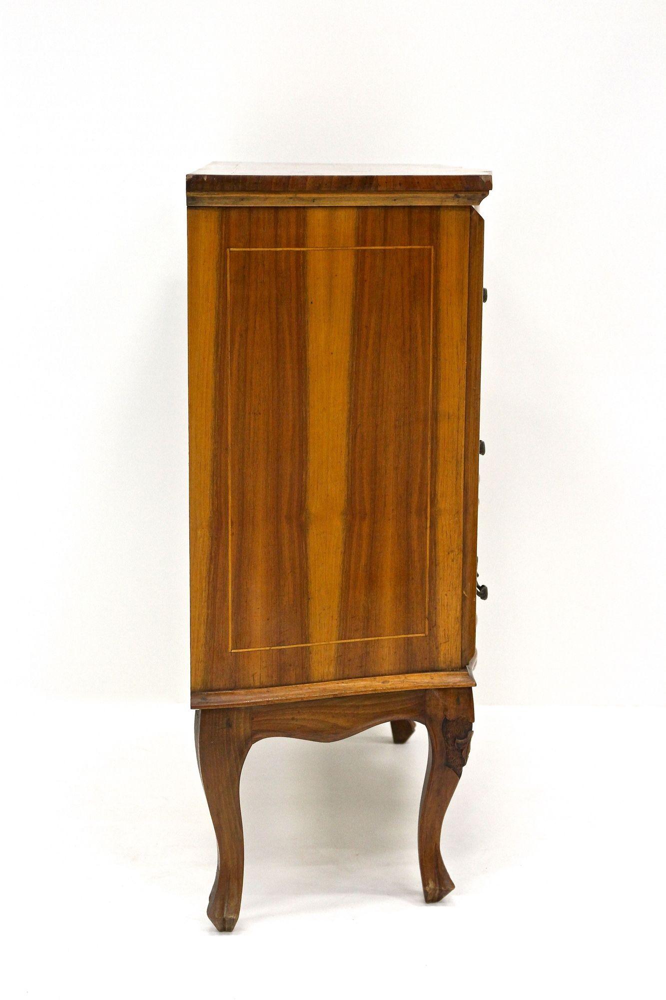 Kommode im Barockstil des 20. Jahrhunderts, Italien ca. 1940 im Angebot 12