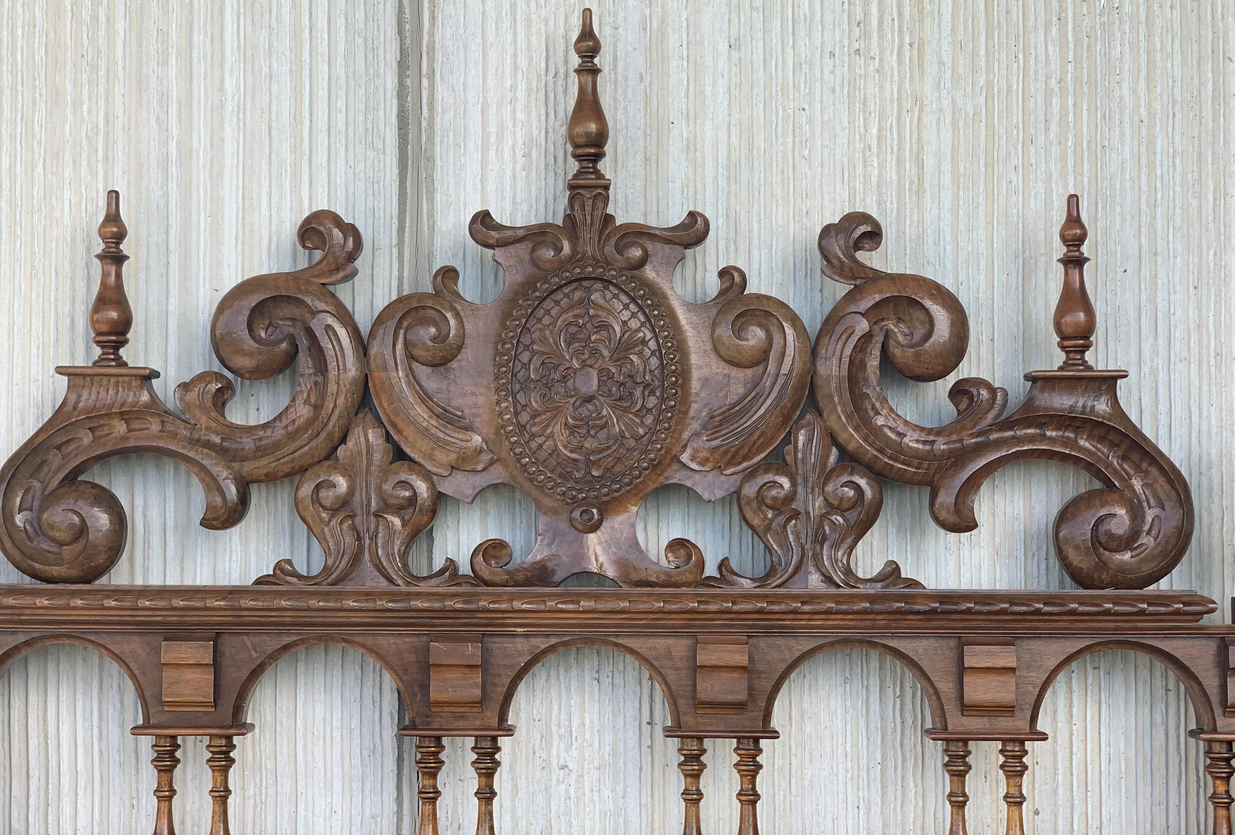 20th Century Baroque Style King Size Headboard in Carved Walnut 1