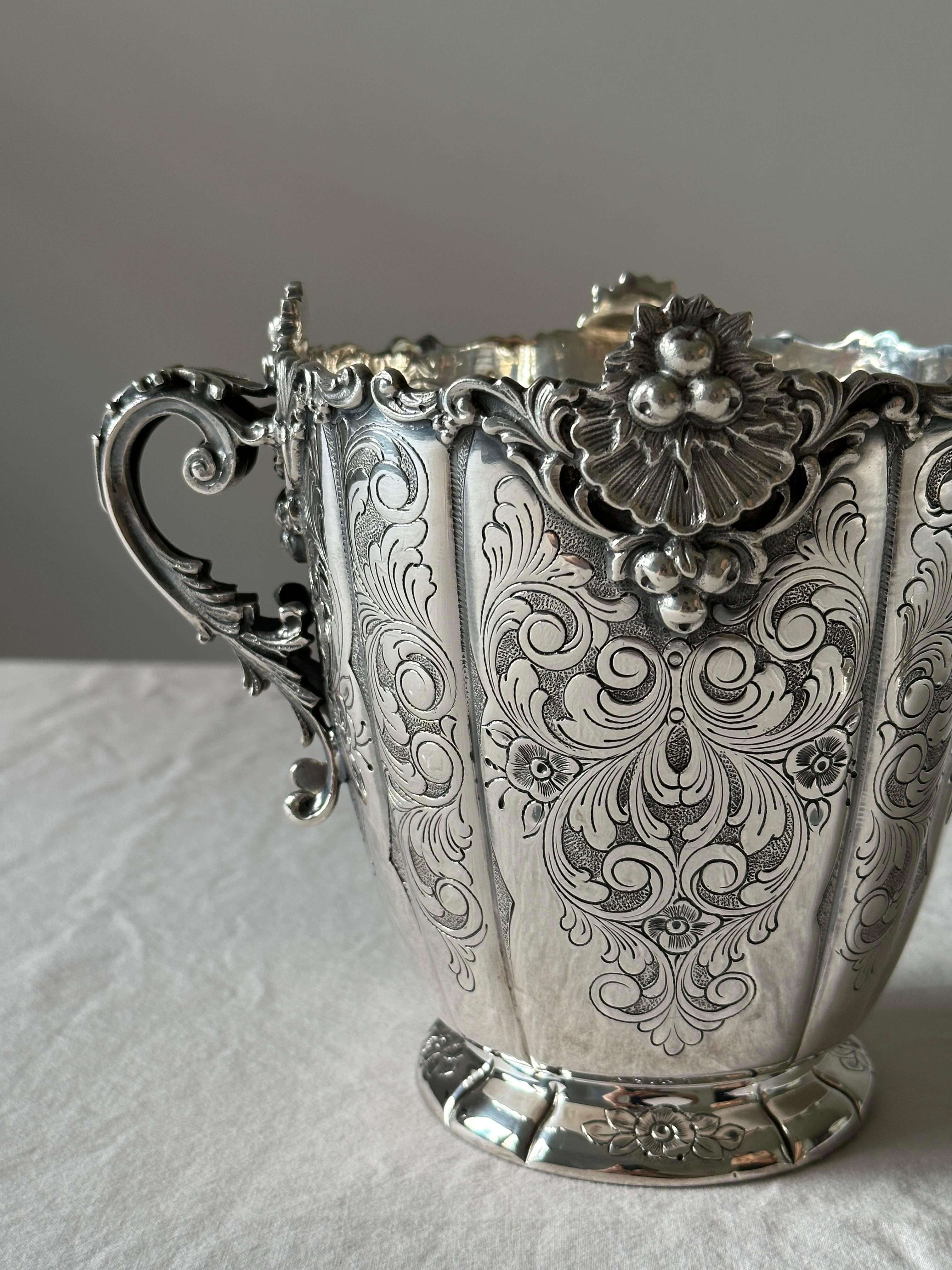 20th Century Baroque Style Sterling Silver Ice Bucket by Ilario Pradella In Good Condition For Sale In New York, NY