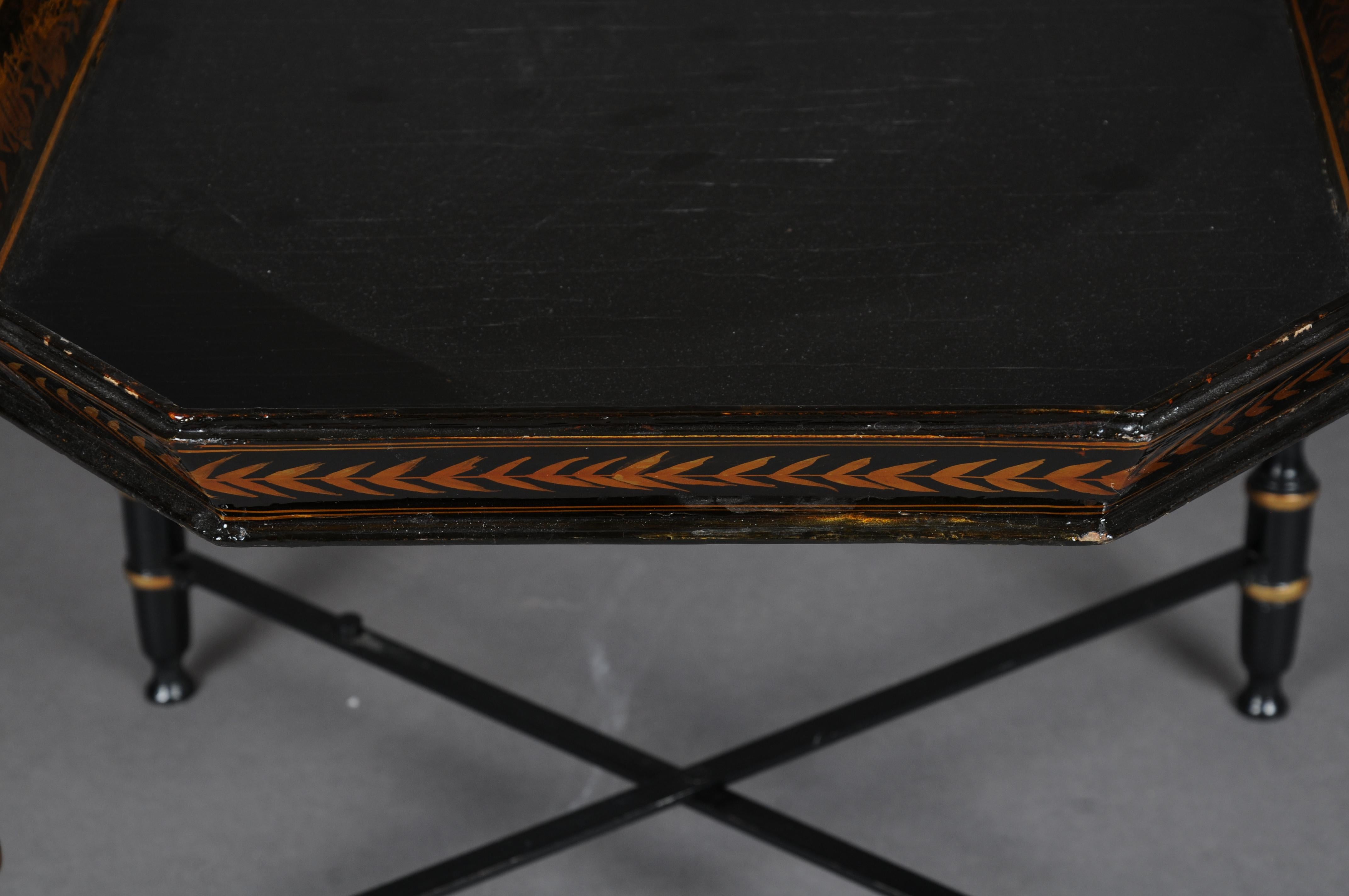 Schöner schwarzer Tabletttisch im pompejanischen Stil des 20. Jahrhunderts im Angebot 10