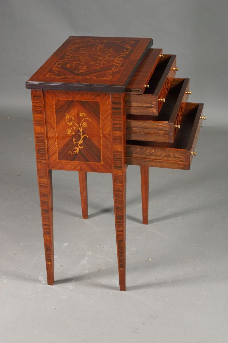 20th Century Beautiful Louis XVI Side Table, Console Inlaid For Sale 6