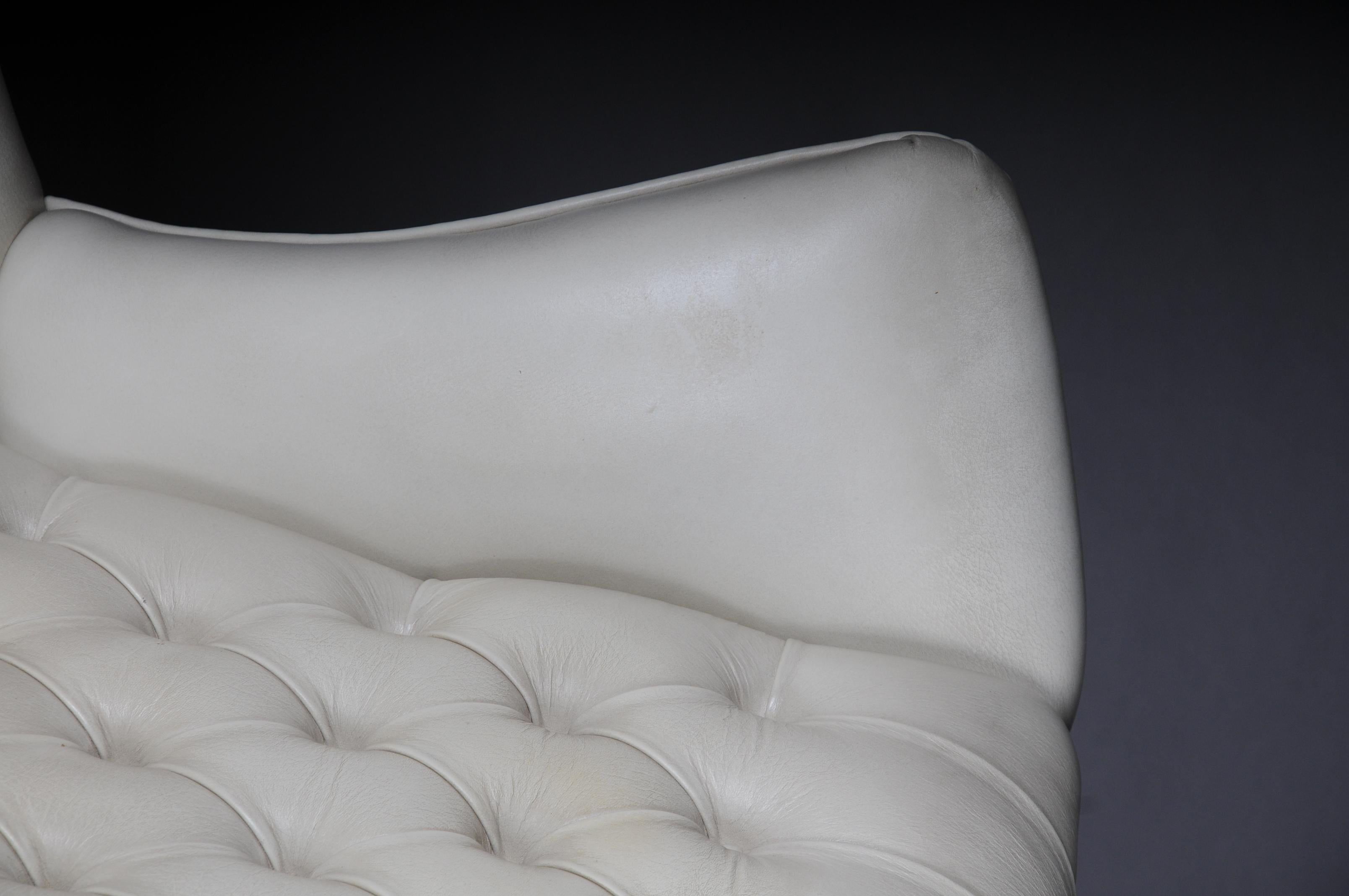 20th Century Beautiful Vintage Chesterfield Armchair / Club Chair, White For Sale 6