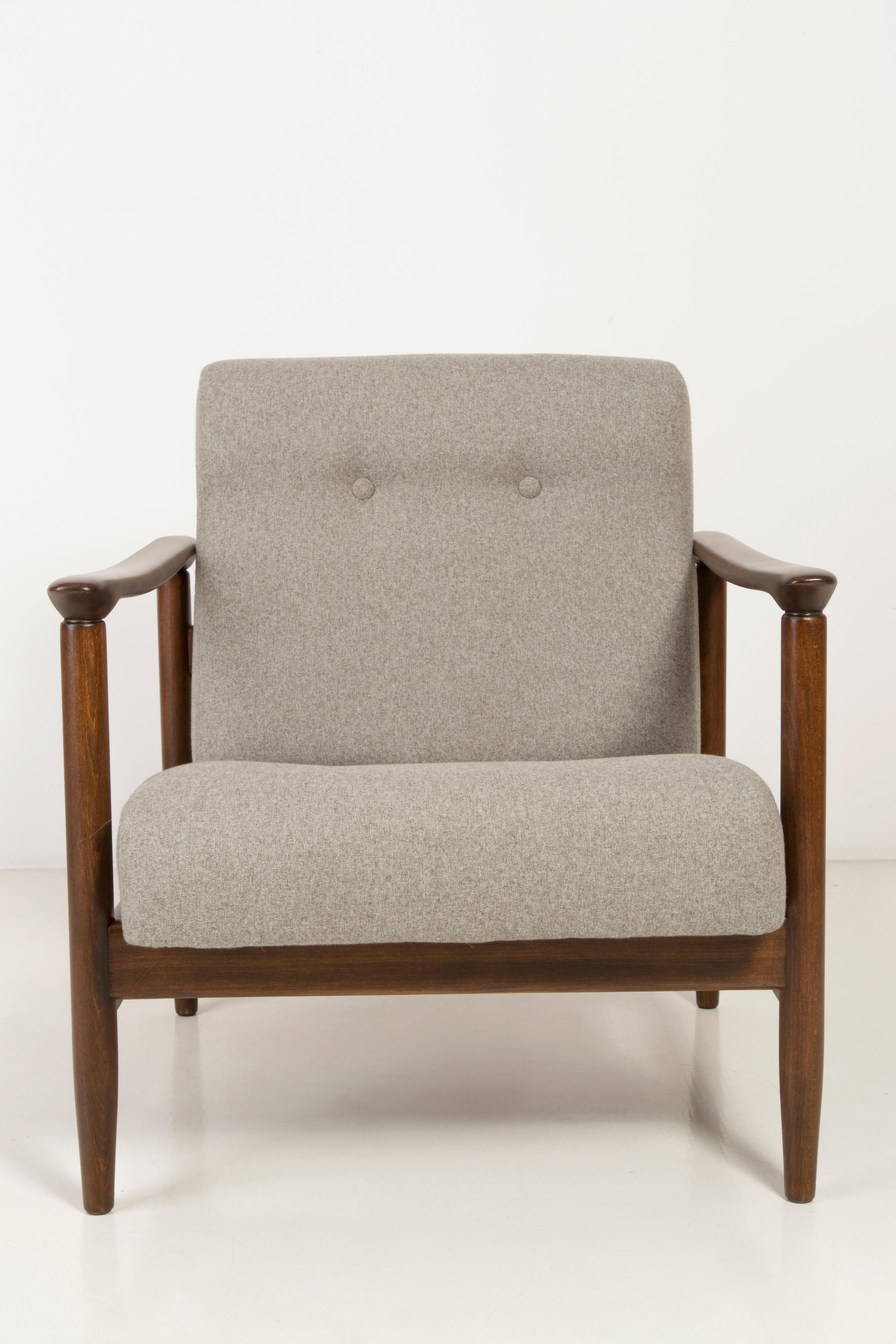 Hand-Crafted 20th Century Beige Armchair, Edmund Homa, Type GFM-142, 1960s, Poland For Sale