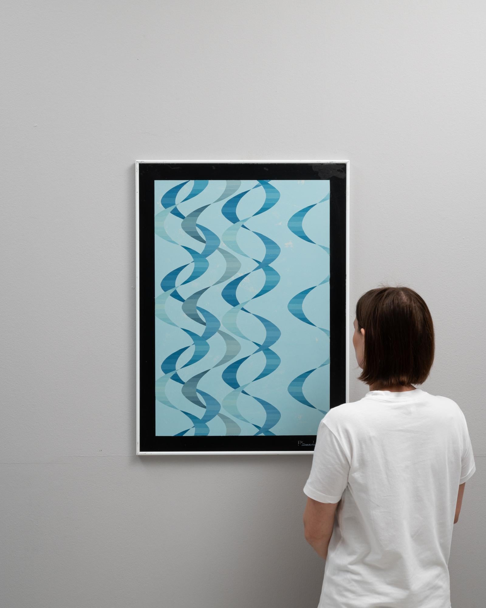 Cette œuvre d'art belge du XXe siècle de René Eleg, encadrée en métal, explore l'élégance et la fluidité des thèmes aquatiques à travers ses motifs de vagues abstraites. Sur un fond serein de différentes nuances de bleu, la pièce présente des