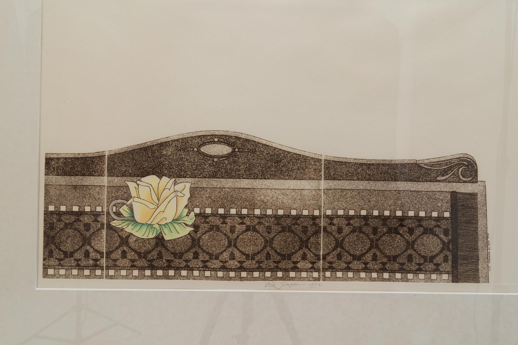 Dieses delikate belgische Kunstwerk aus dem 20. Jahrhundert ist eine Studie über die schlichte Eleganz des Jugendstils und wird in einem minimalistischen Metallrahmen präsentiert, der seinen historischen Wert unterstreicht. Das Stück zeigt eine