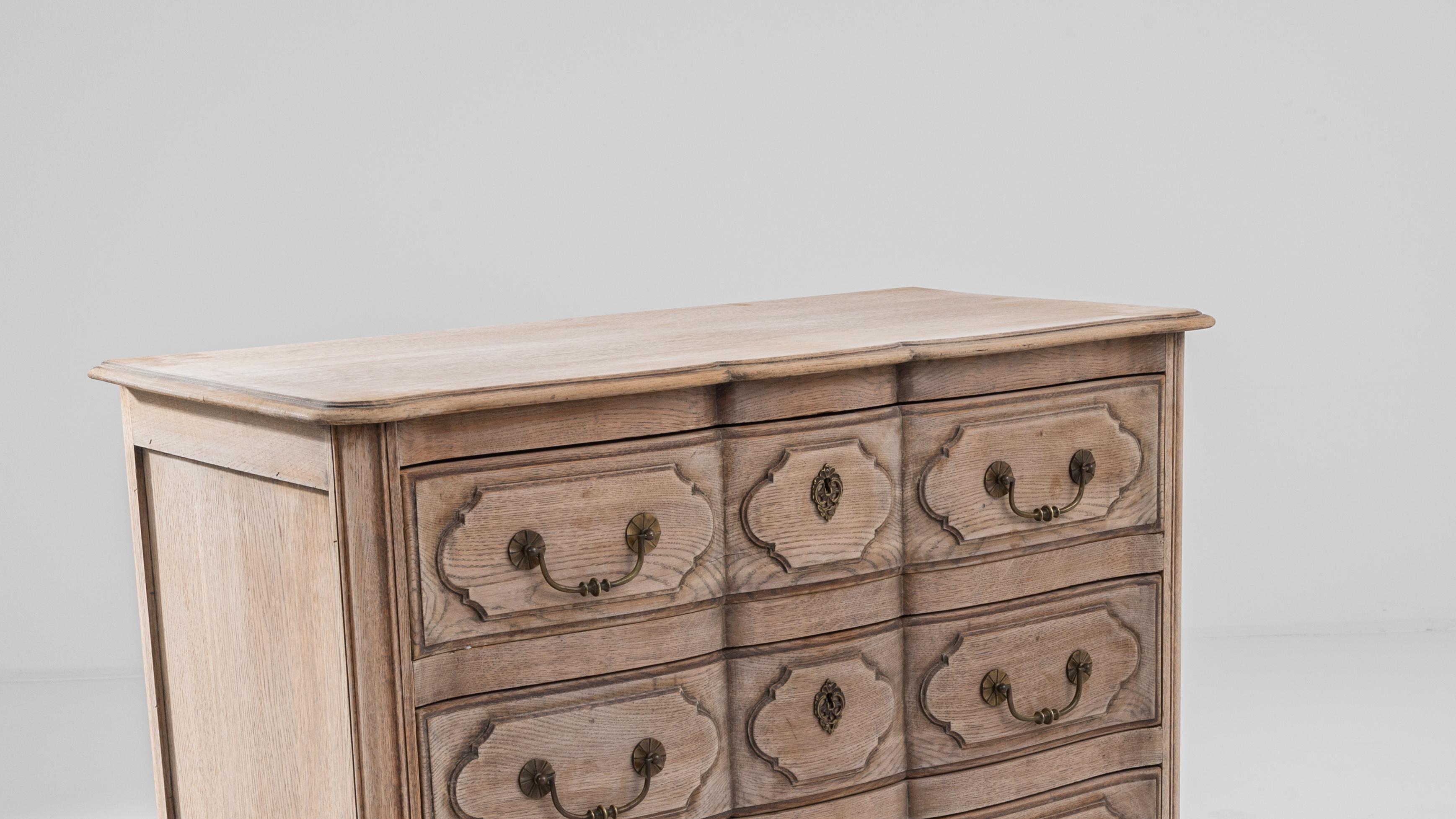 20th Century Belgian Bleached Oak Chest of Drawers For Sale 4