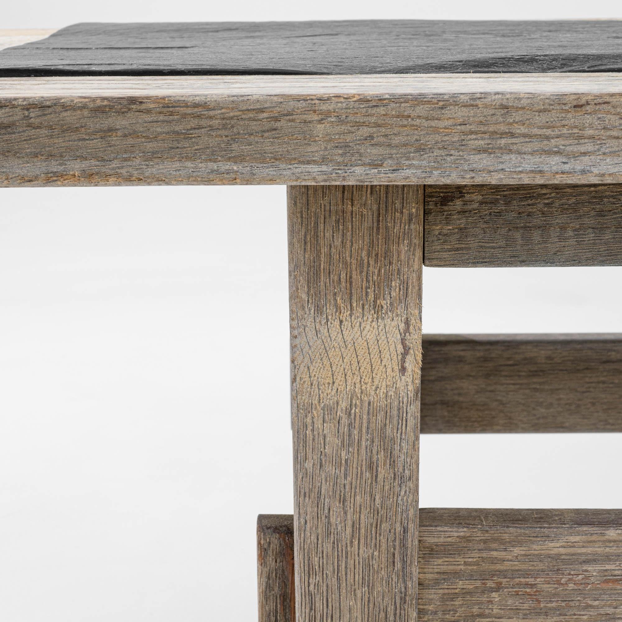 Table basse belge du 20ème siècle en chêne blanchi avec plateau en pierre en vente 4