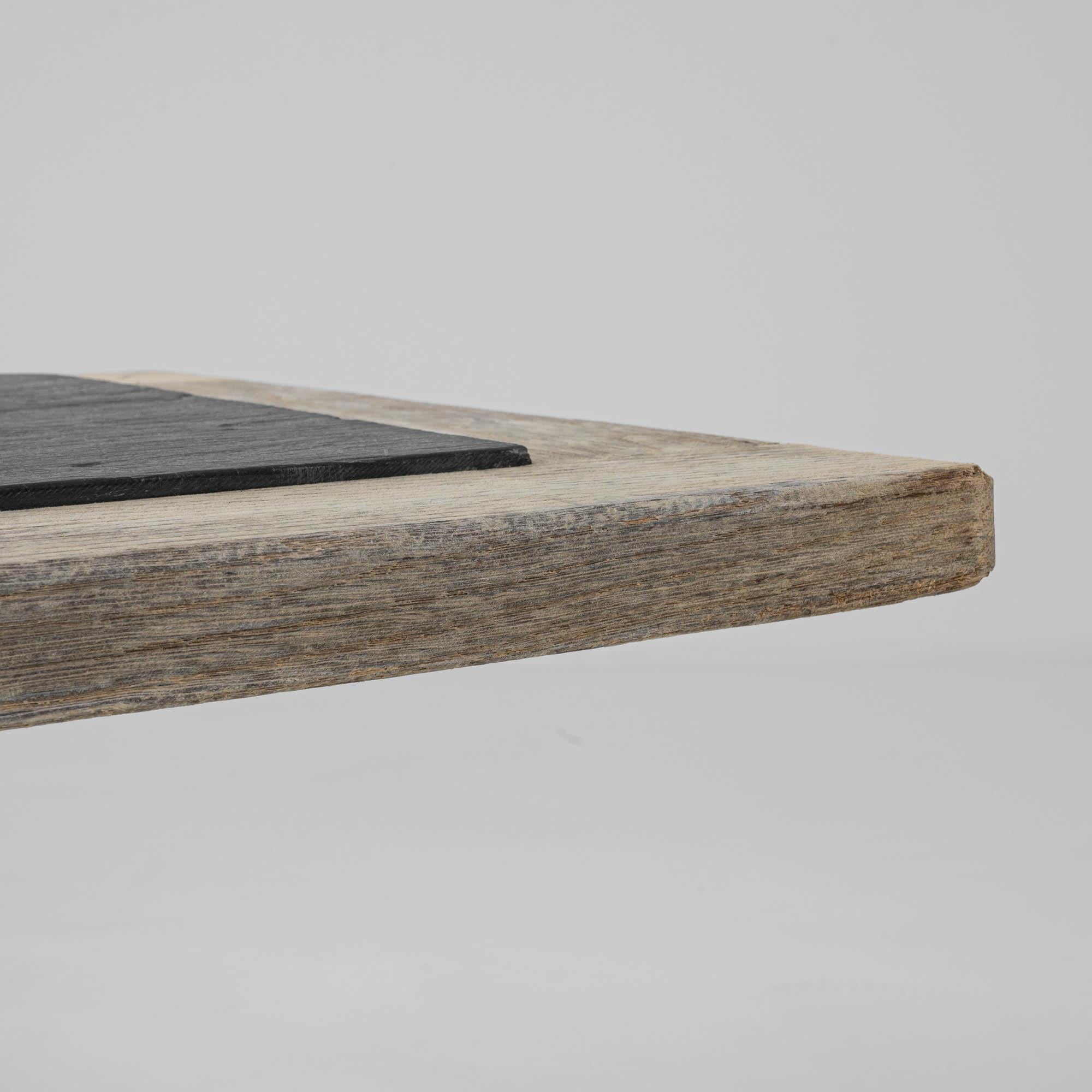 Table basse belge du 20ème siècle en chêne blanchi avec plateau en pierre en vente 3