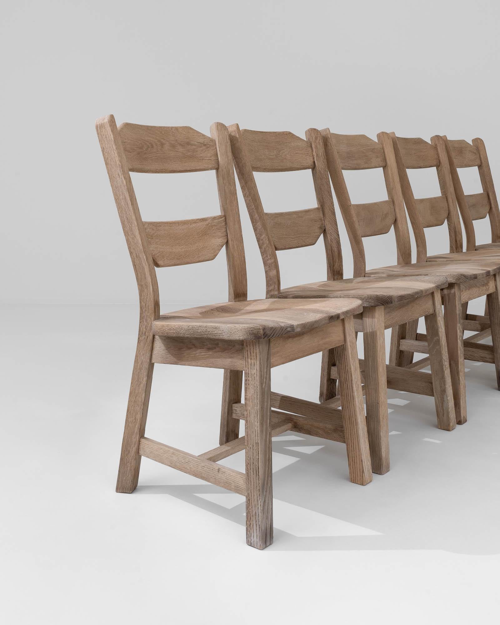 Chaises de salle à manger en chêne blanchi belge du 20e siècle, ensemble de six chaises en vente 4