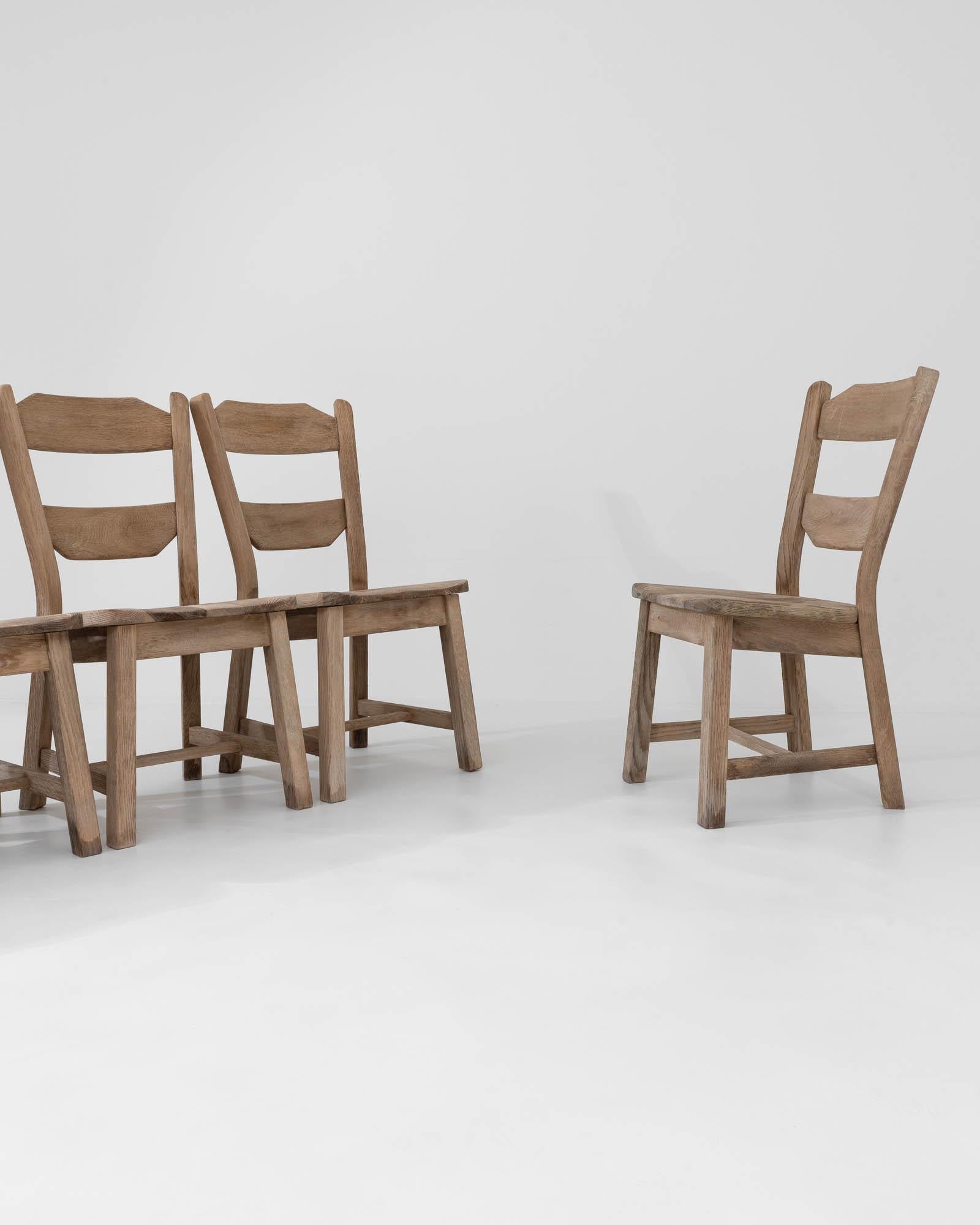 Set aus sechs belgischen Esszimmerstühlen aus gebleichter Eiche, 20. Jahrhundert im Angebot 8