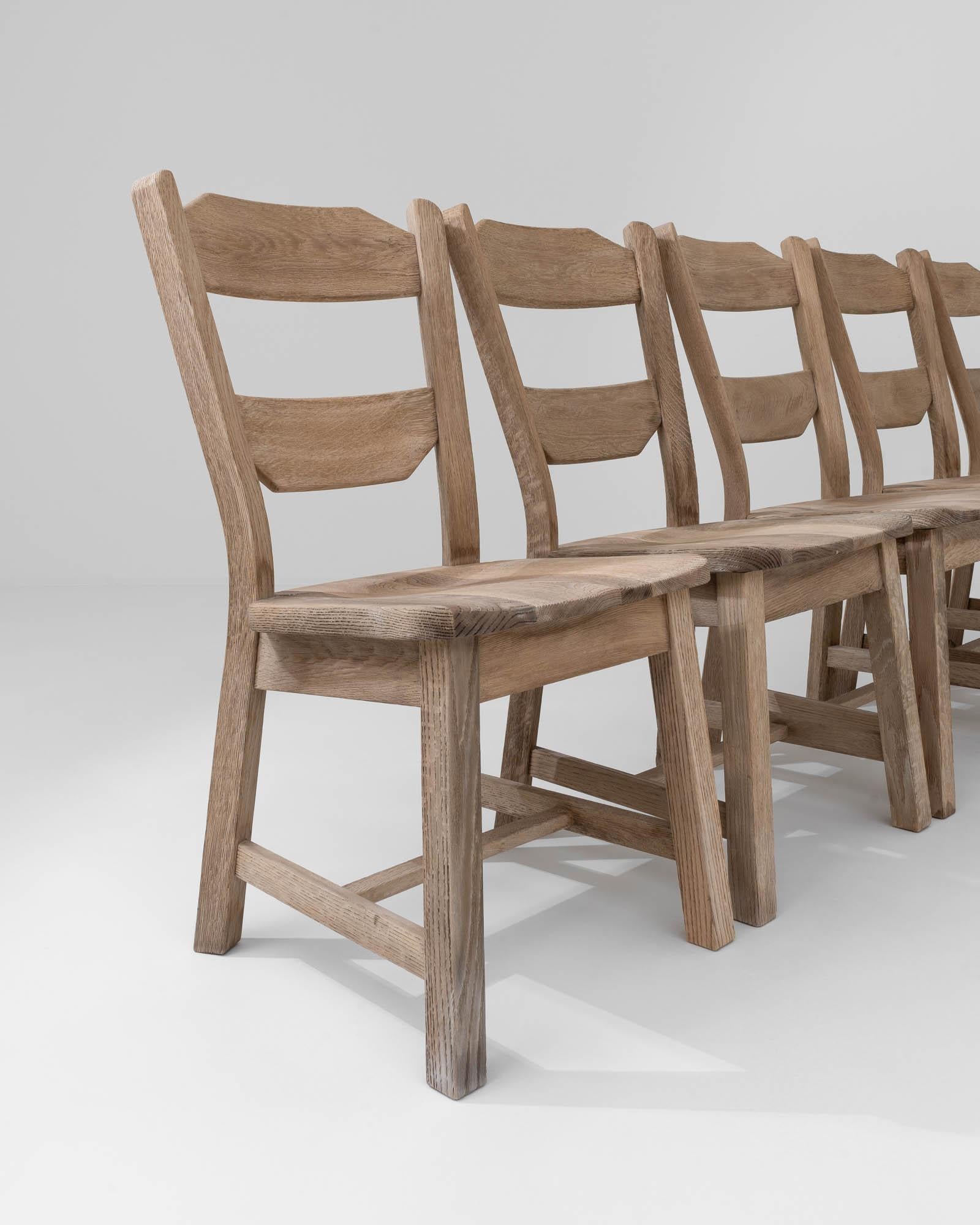 Chaises de salle à manger en chêne blanchi belge du 20e siècle, ensemble de six chaises en vente 1