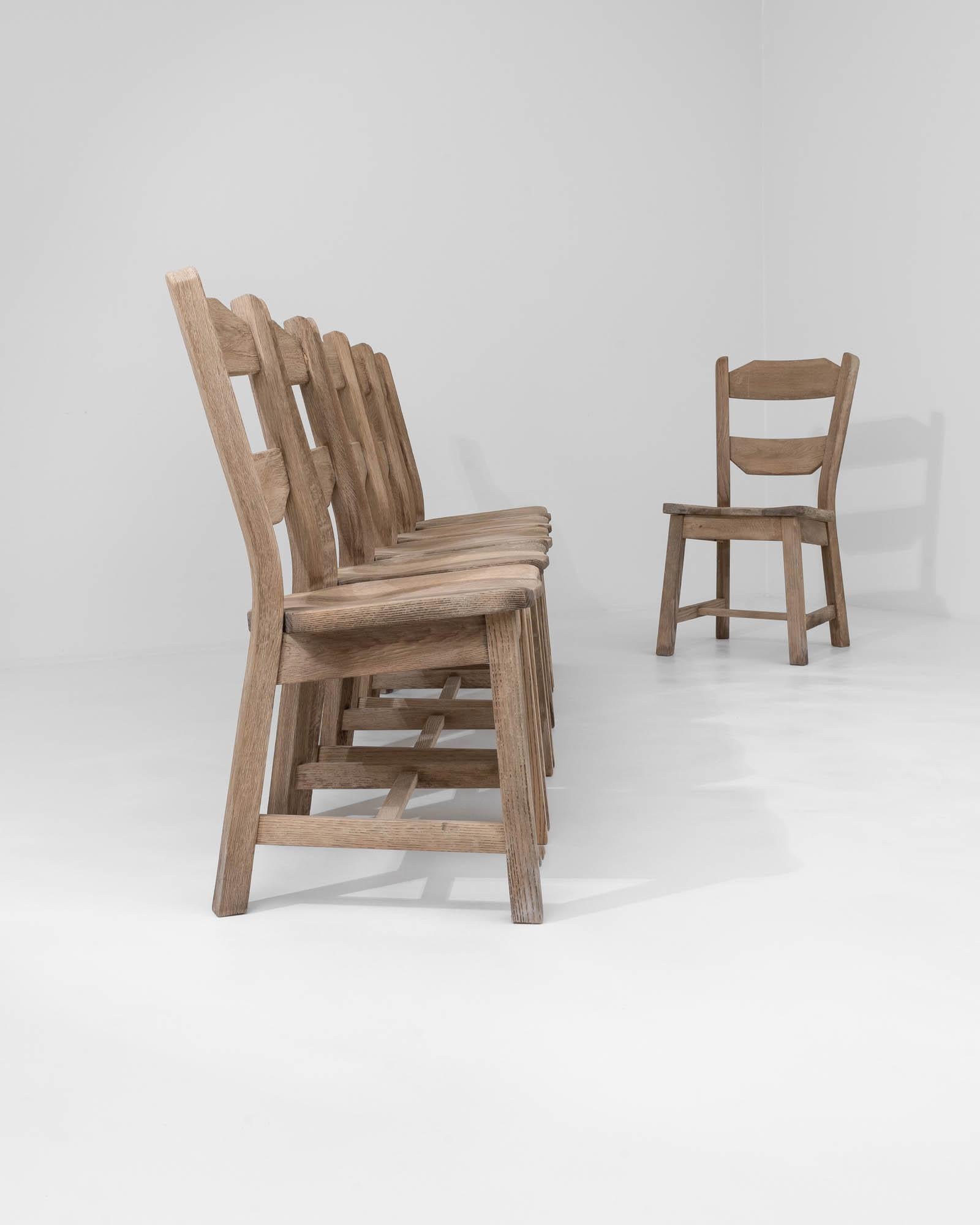 Set aus sechs belgischen Esszimmerstühlen aus gebleichter Eiche, 20. Jahrhundert im Angebot 3