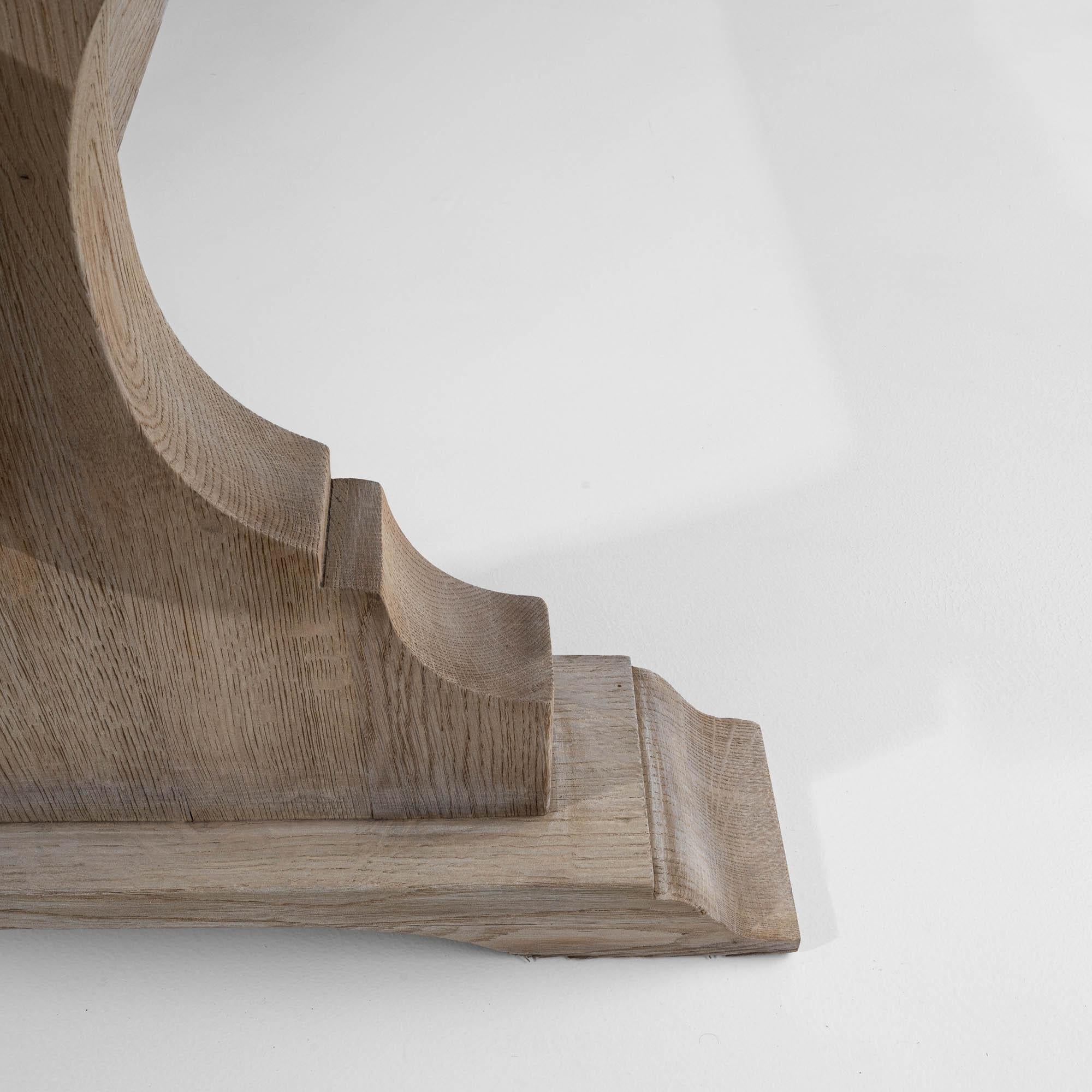 Mesa de comedor de roble blanqueado belga del siglo XX en venta 3