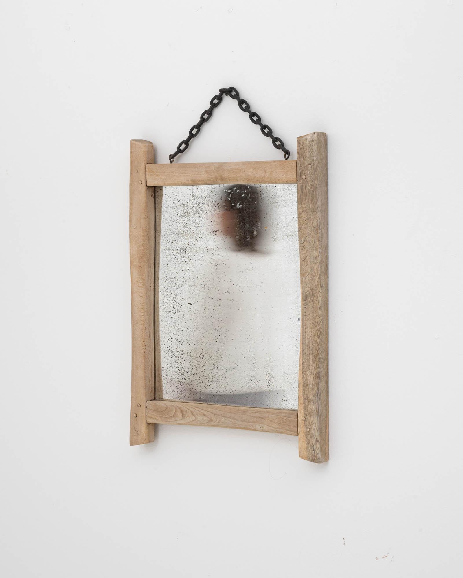 Miroir en chêne blanchi belge du 20e siècle Bon état - En vente à High Point, NC