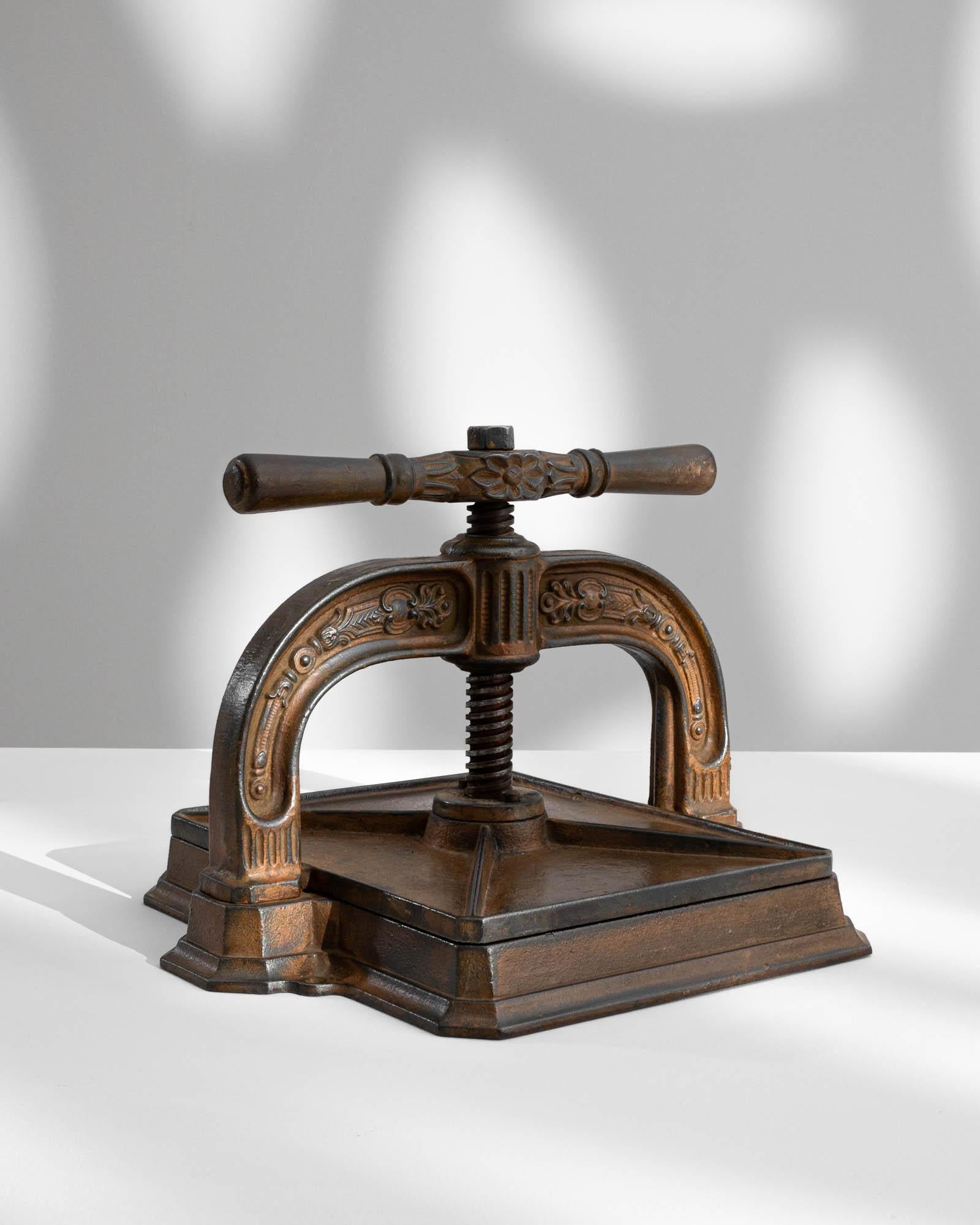 20th Century Belgian Cast Iron Press 4