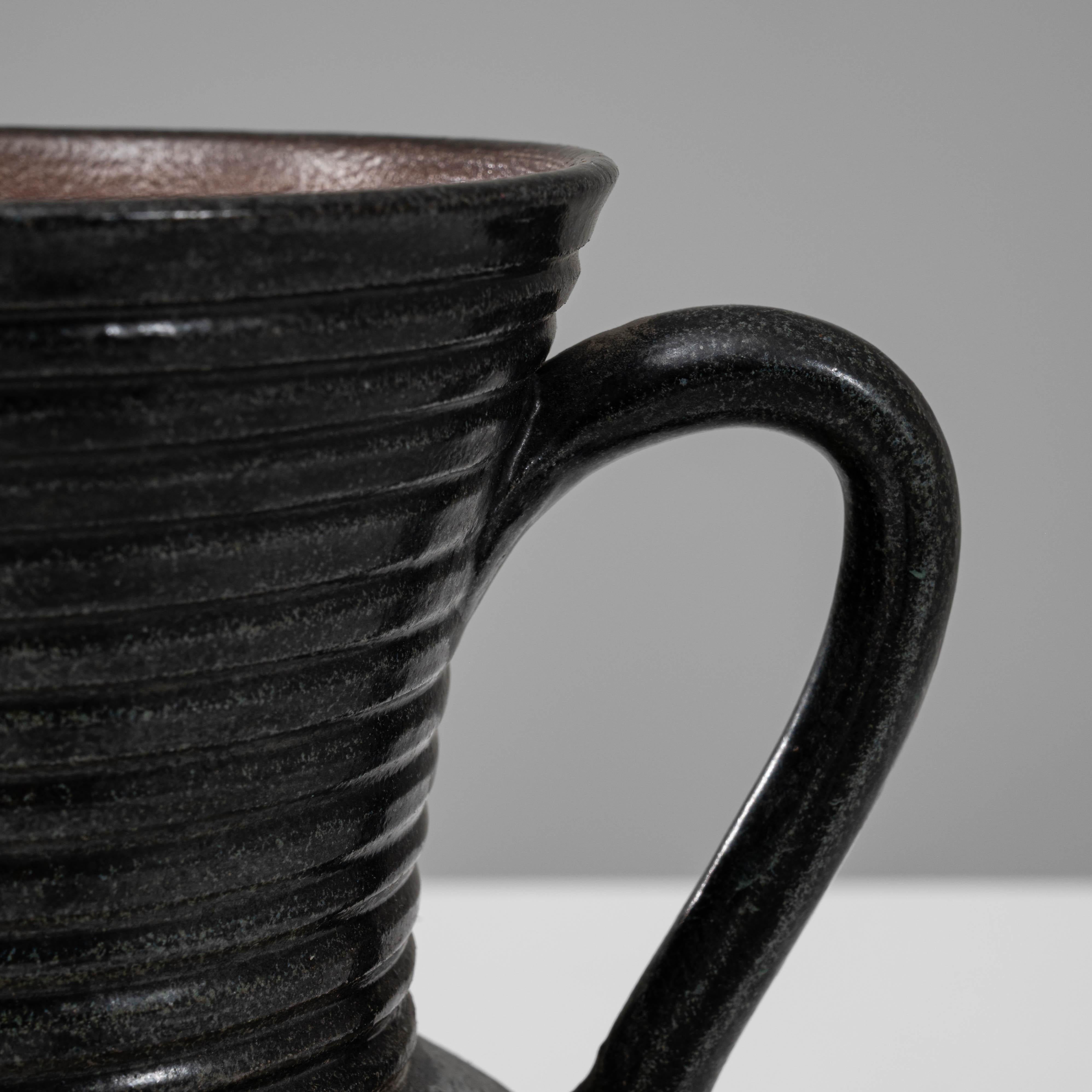 Brocca in ceramica belga del XX secolo in vendita 4