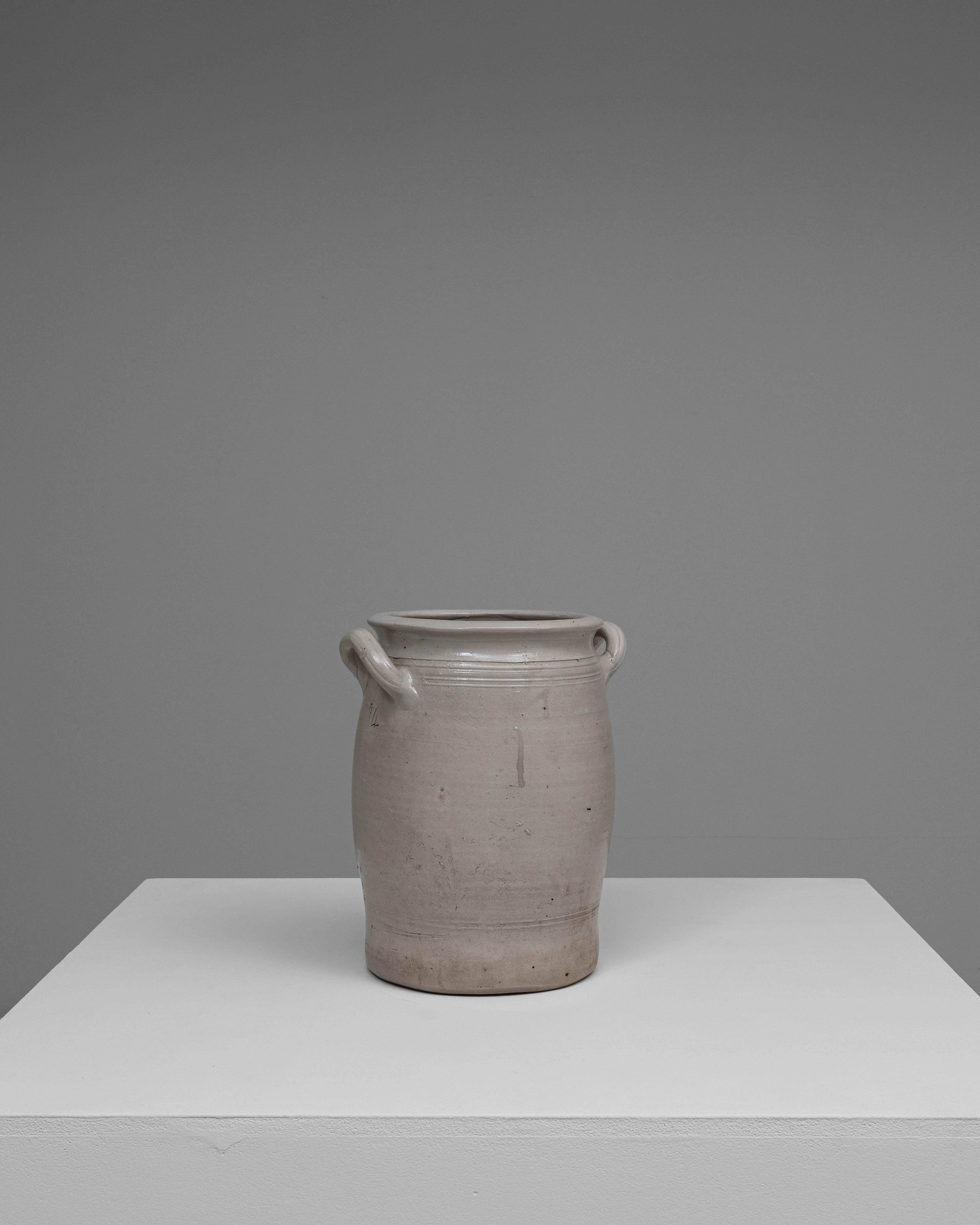 Pot en céramique belge du 20e siècle Bon état - En vente à High Point, NC