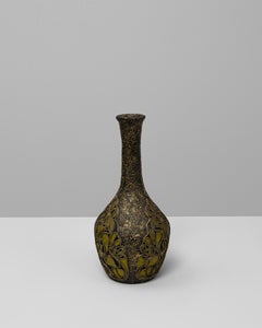 Jarrón de cerámica belga del siglo XX con detalles ornamentales