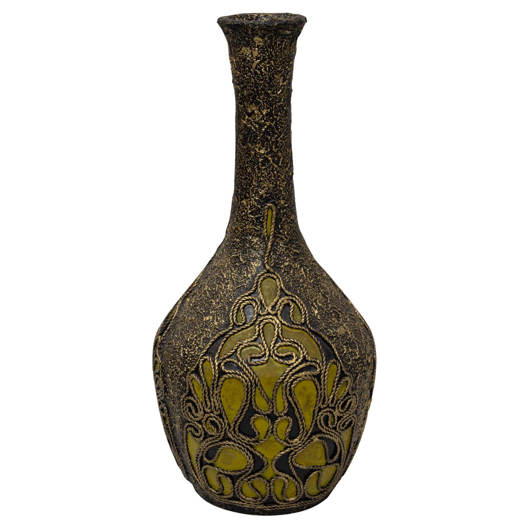 Vaso in ceramica belga del XX secolo con dettagli ornamentali