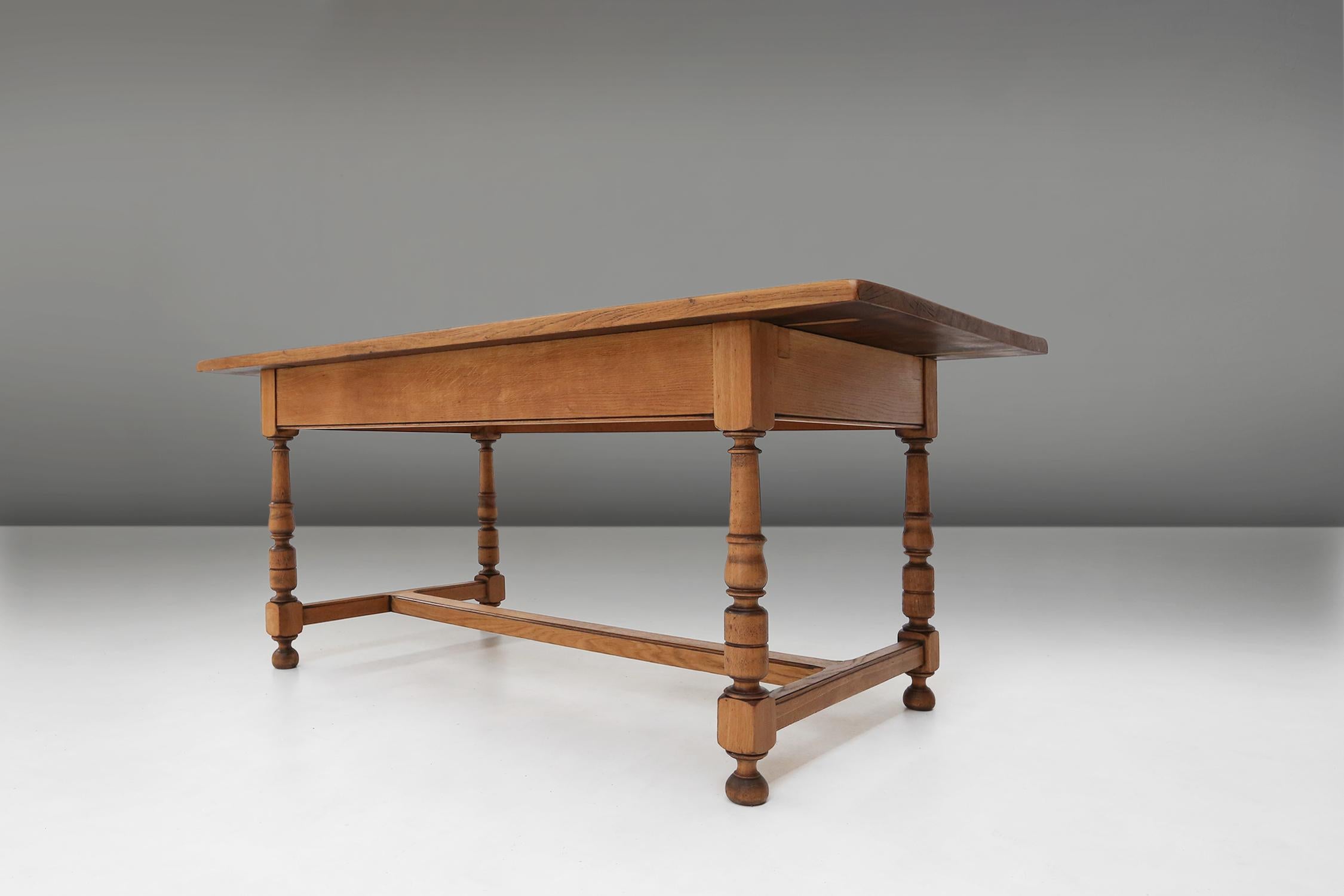 20th century Belgian oak dining table For Sale 4