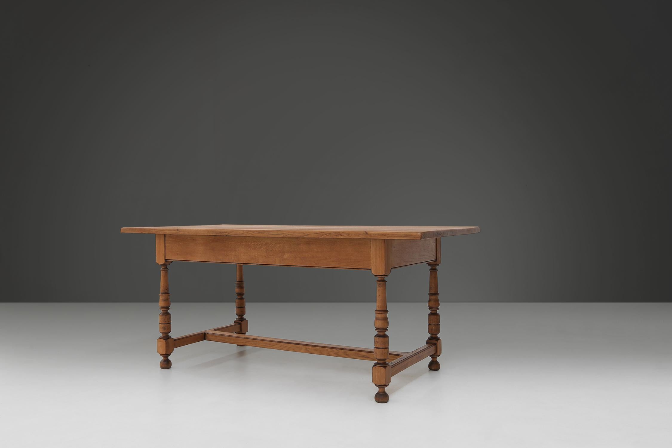French 20th century Belgian oak dining table For Sale