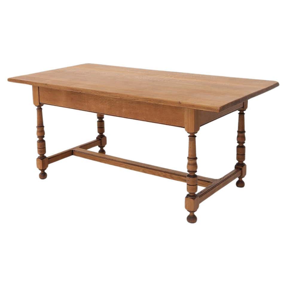 20th Root Oak Dining Room Table with Carved Edges For Sale at 1stDibs
