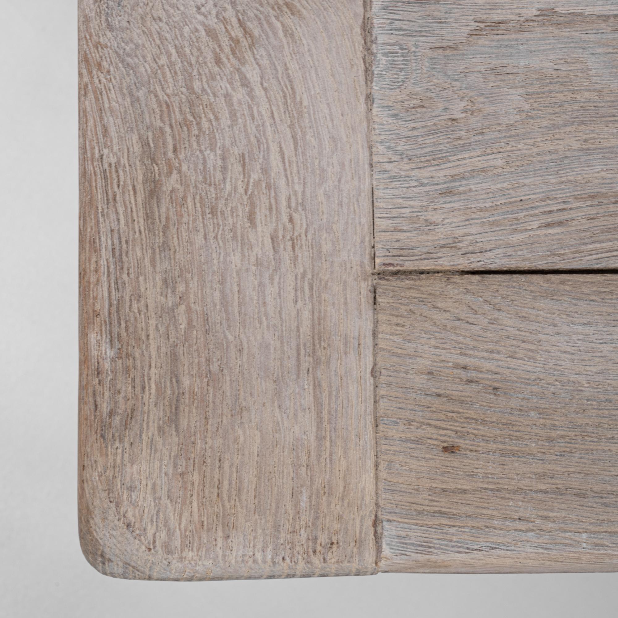 Table de salle à manger en Oak belge du 20e siècle avec pieds en forme de lyre en vente 4