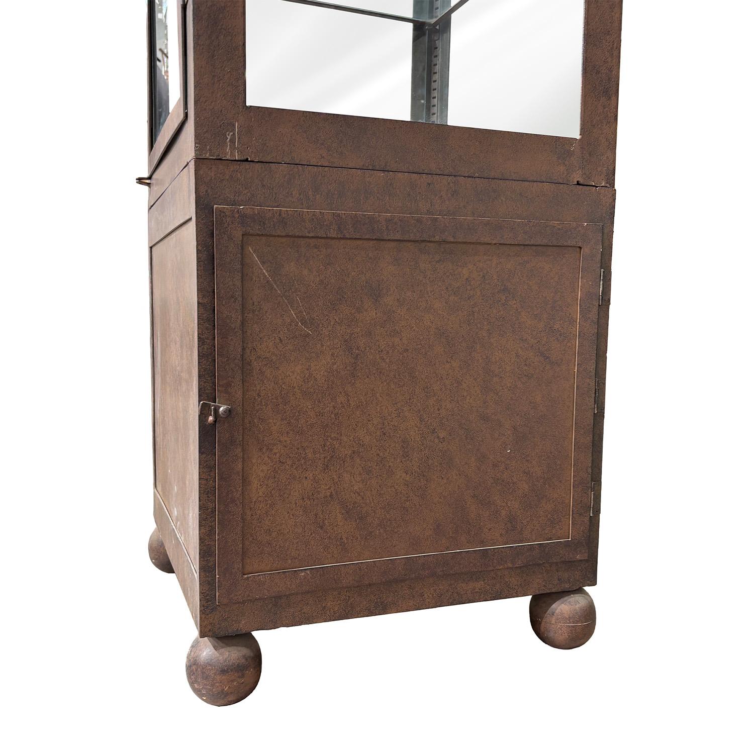 20th Century Belgian Pair of Metal Glass Cabinets - Vintage Display Vitrines For Sale 7