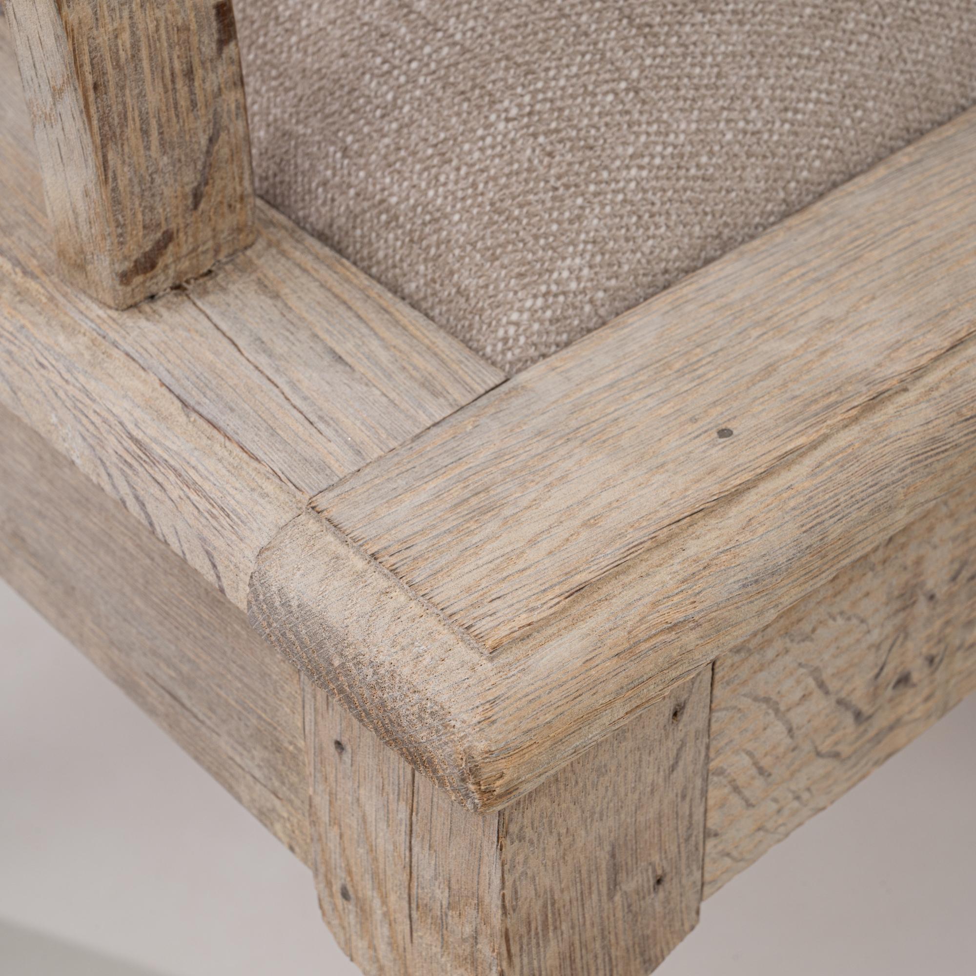Paire de fauteuils en chêne avec assise tapissée, Belgique, 20e siècle en vente 8
