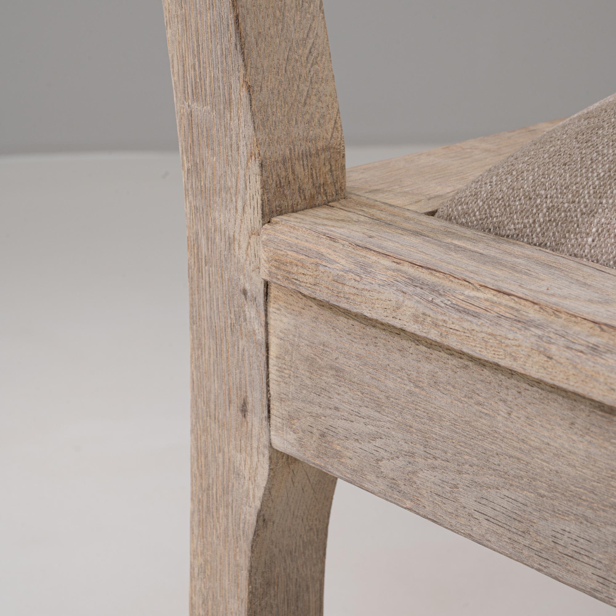 Paire de fauteuils en chêne avec assise tapissée, Belgique, 20e siècle en vente 9