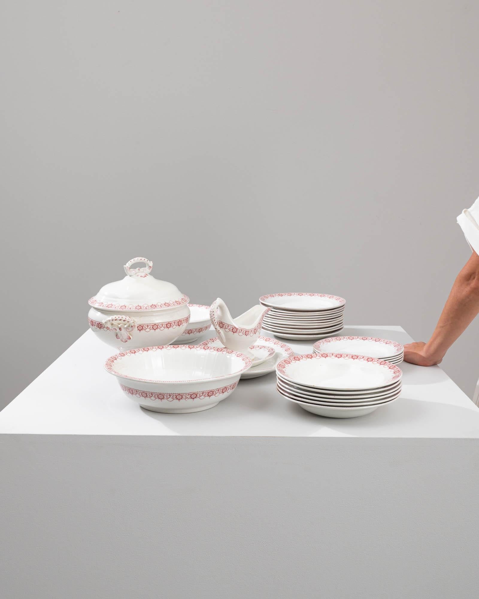 Ensemble de 26 tables en porcelaine belge du 20ème siècle Bon état - En vente à High Point, NC