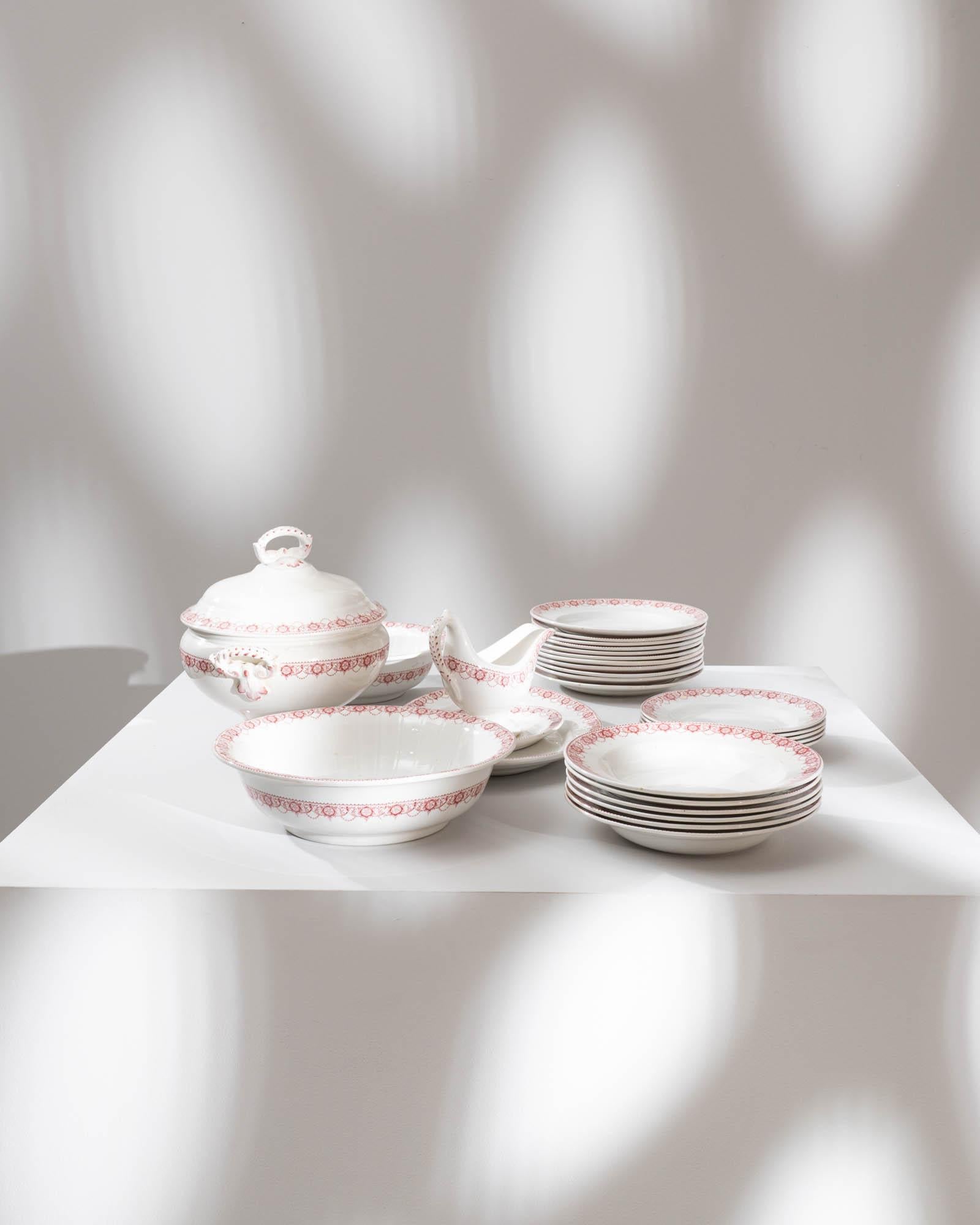 20ième siècle Ensemble de 26 tables en porcelaine belge du 20ème siècle en vente