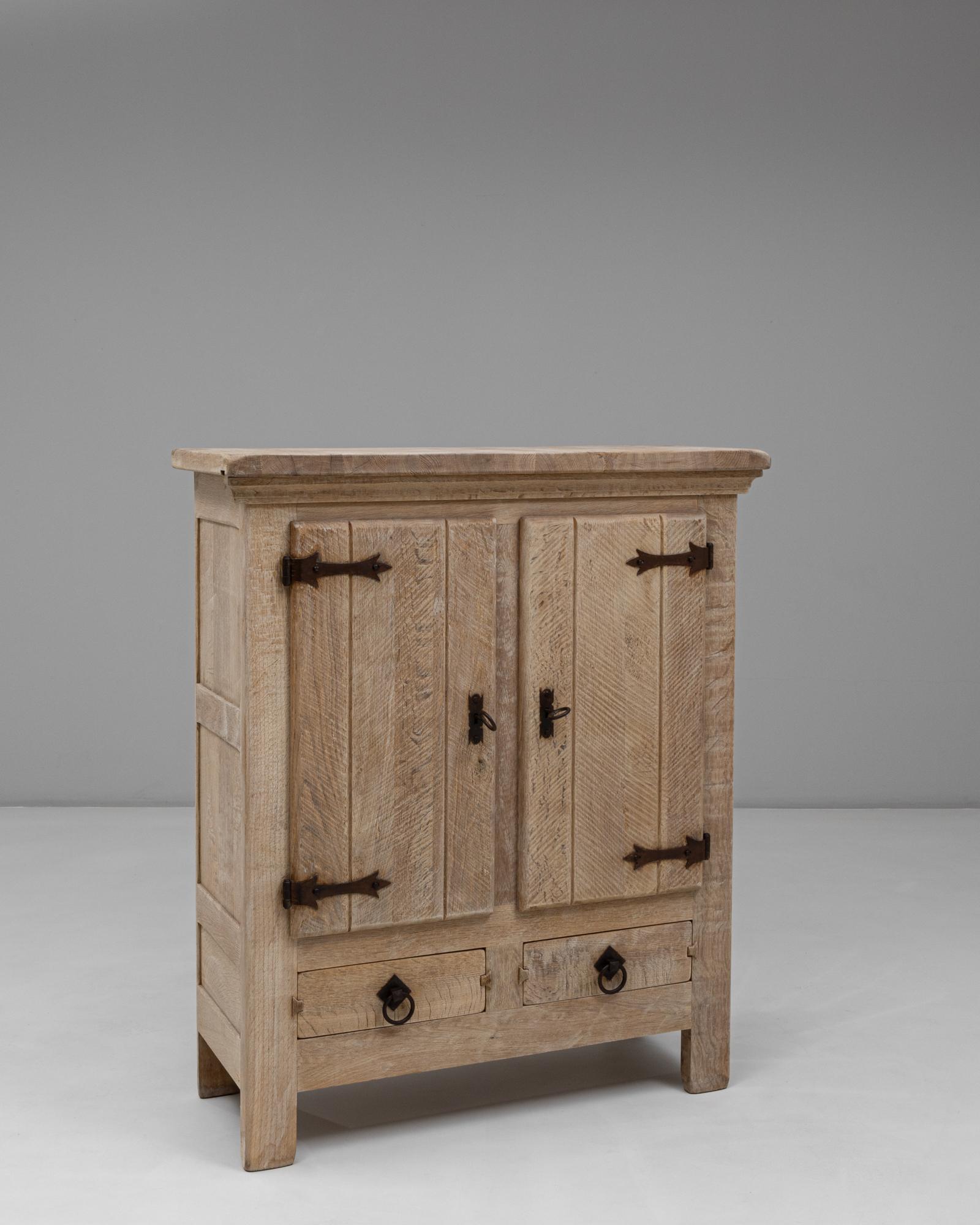 20th Century Belgian Primitive Oak Cabinet With Iron Hardware In condizioni buone in vendita a High Point, NC