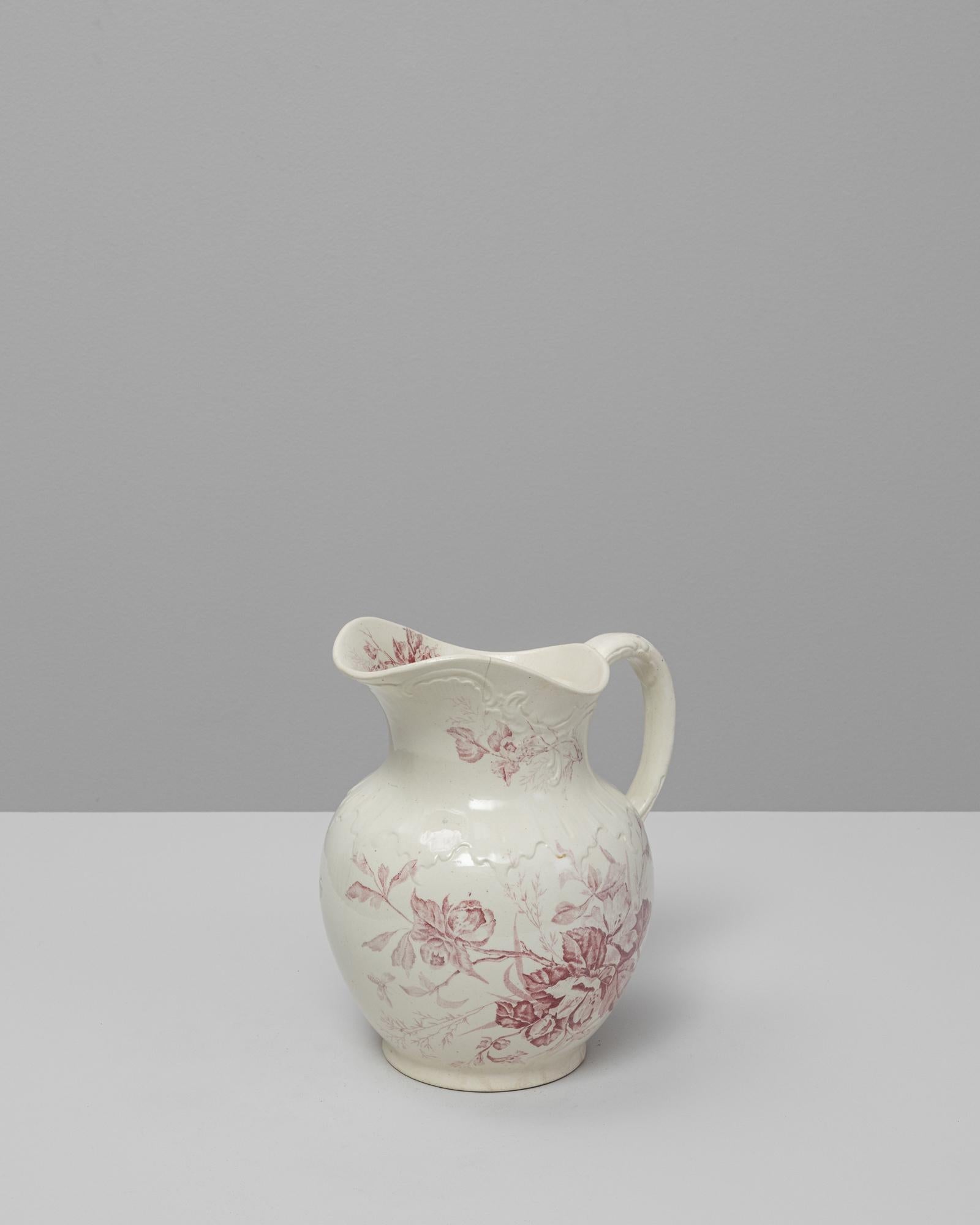 Belge Pichet en céramique chinoise rouge belge du 20e siècle en vente