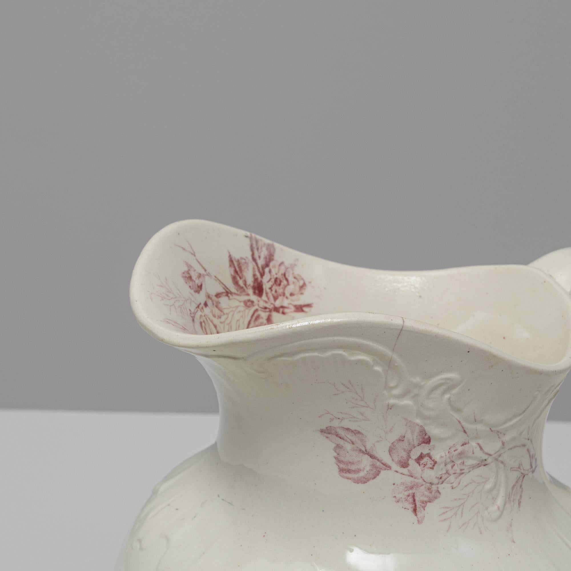 Pichet en céramique chinoise rouge belge du 20e siècle en vente 1