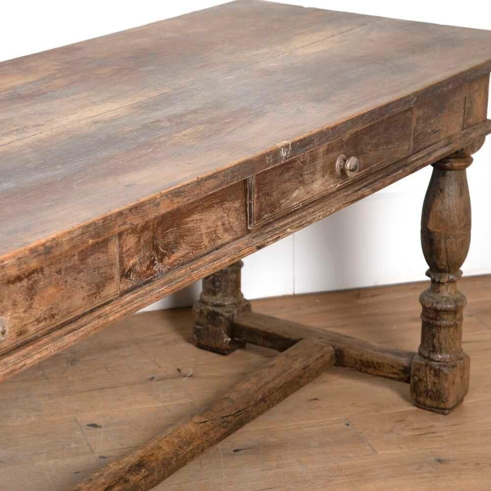 Table rustique belge du 20e siècle Bon état - En vente à Gloucestershire, GB