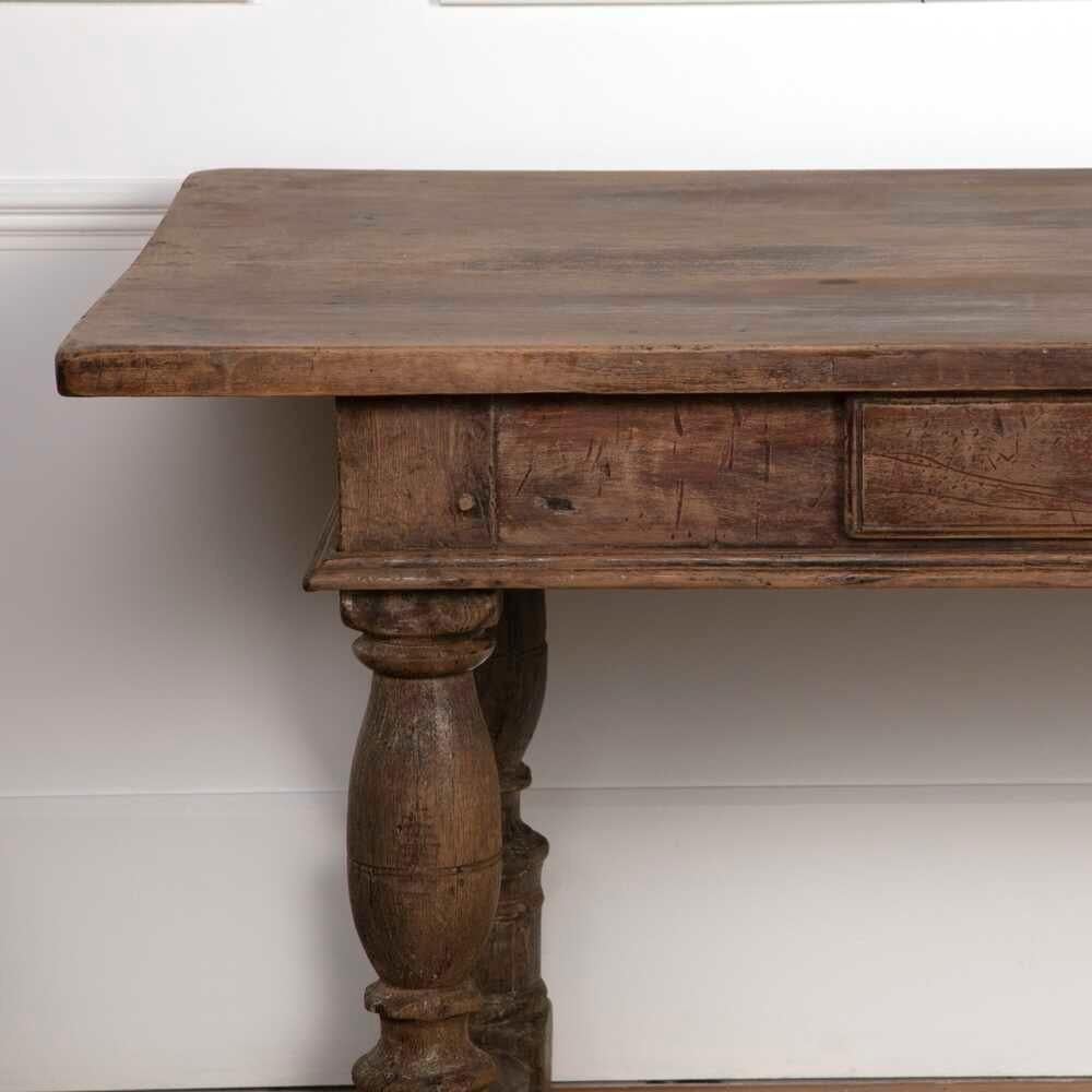 Noyer Table rustique belge du 20e siècle en vente