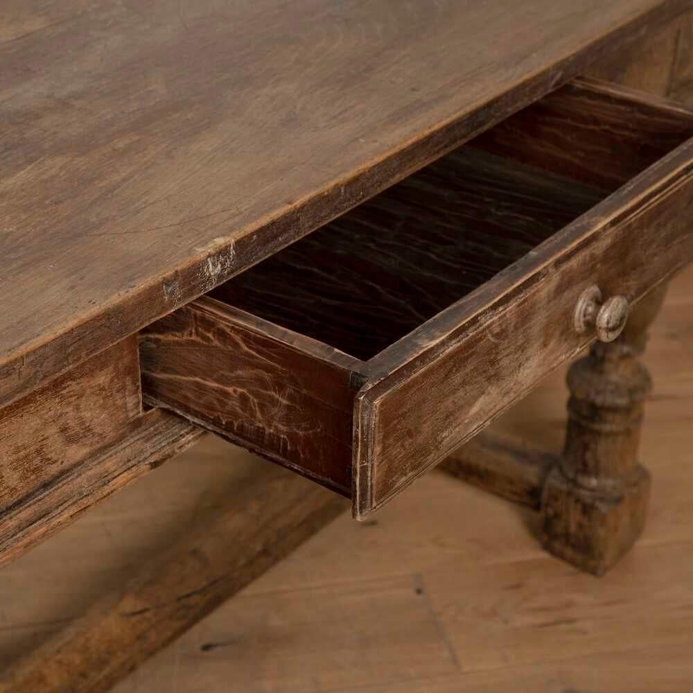 Table rustique belge du 20e siècle en vente 2