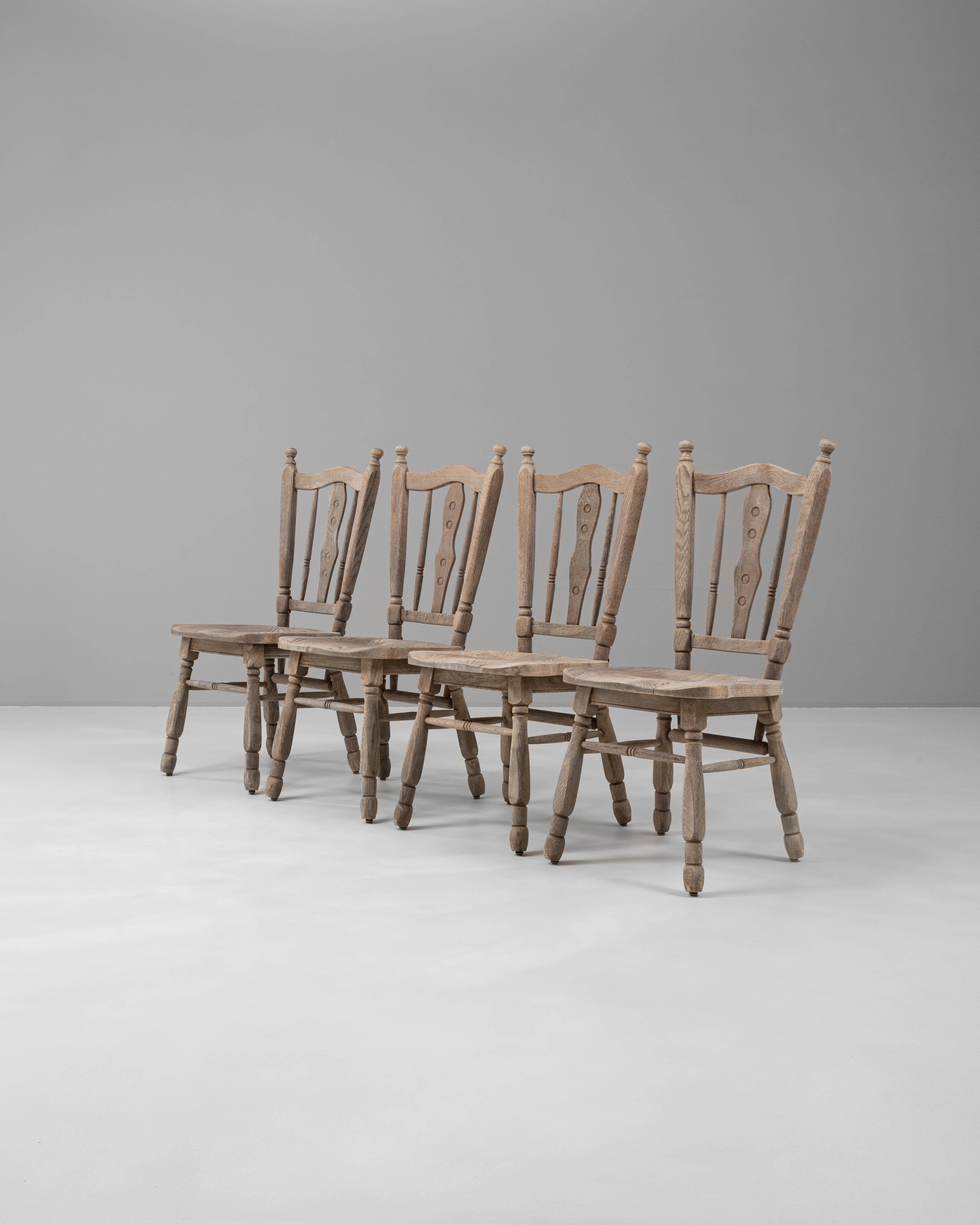 Set di 4 sedie da pranzo in Oak del XX secolo in Belgio in vendita 5