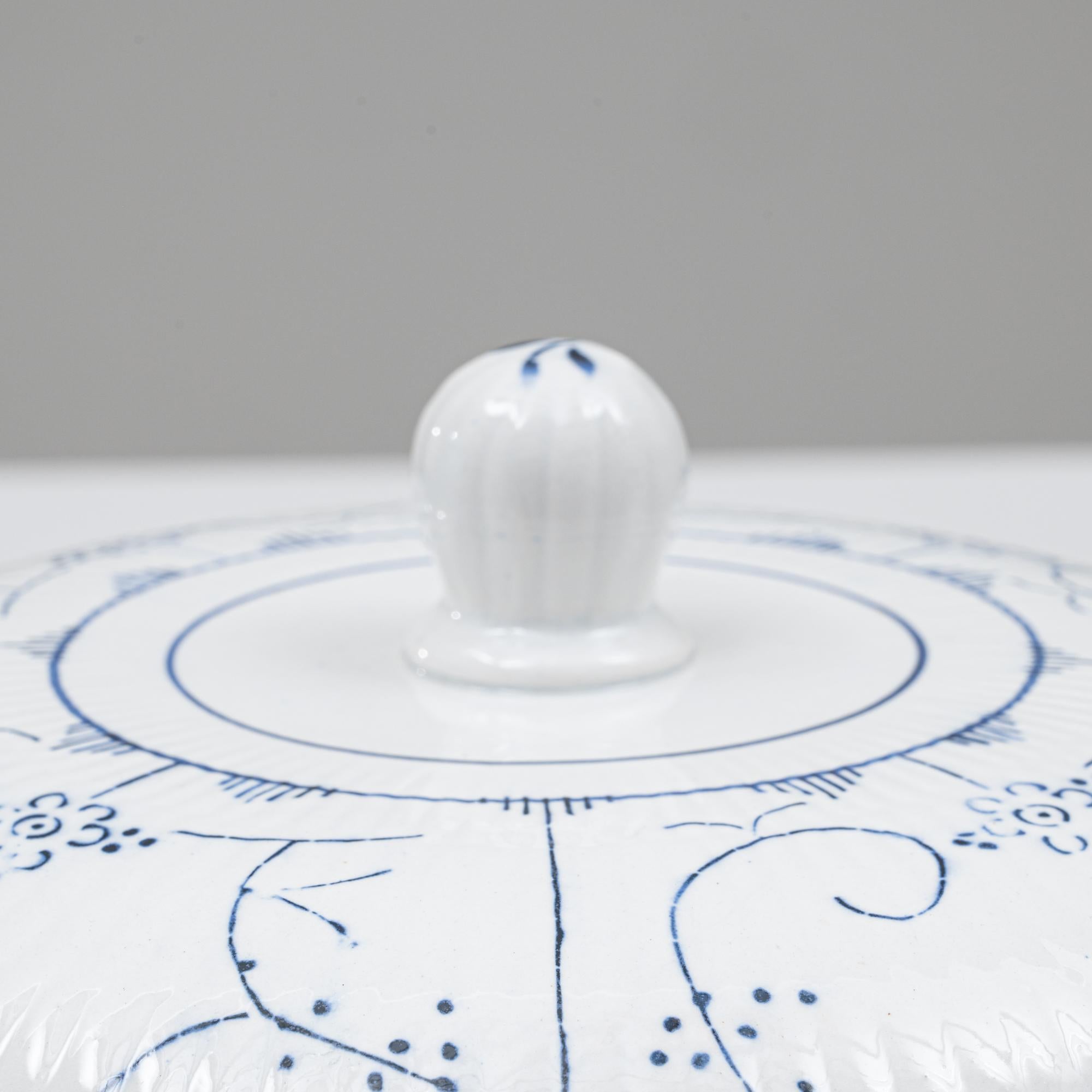 Soupière en porcelaine avec couvercle, édition spéciale belge du 20e siècle en vente 5