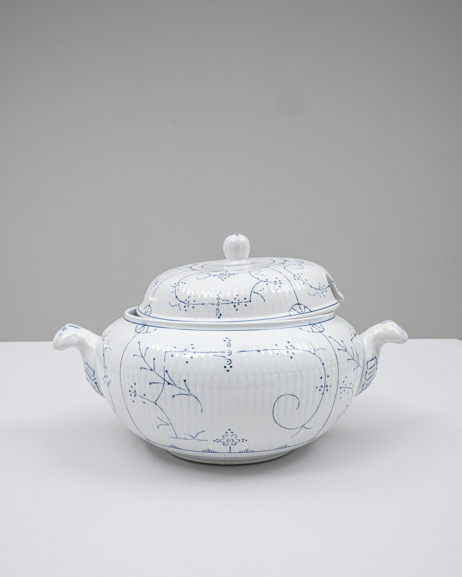 Belge Soupière en porcelaine avec couvercle, édition spéciale belge du 20e siècle en vente