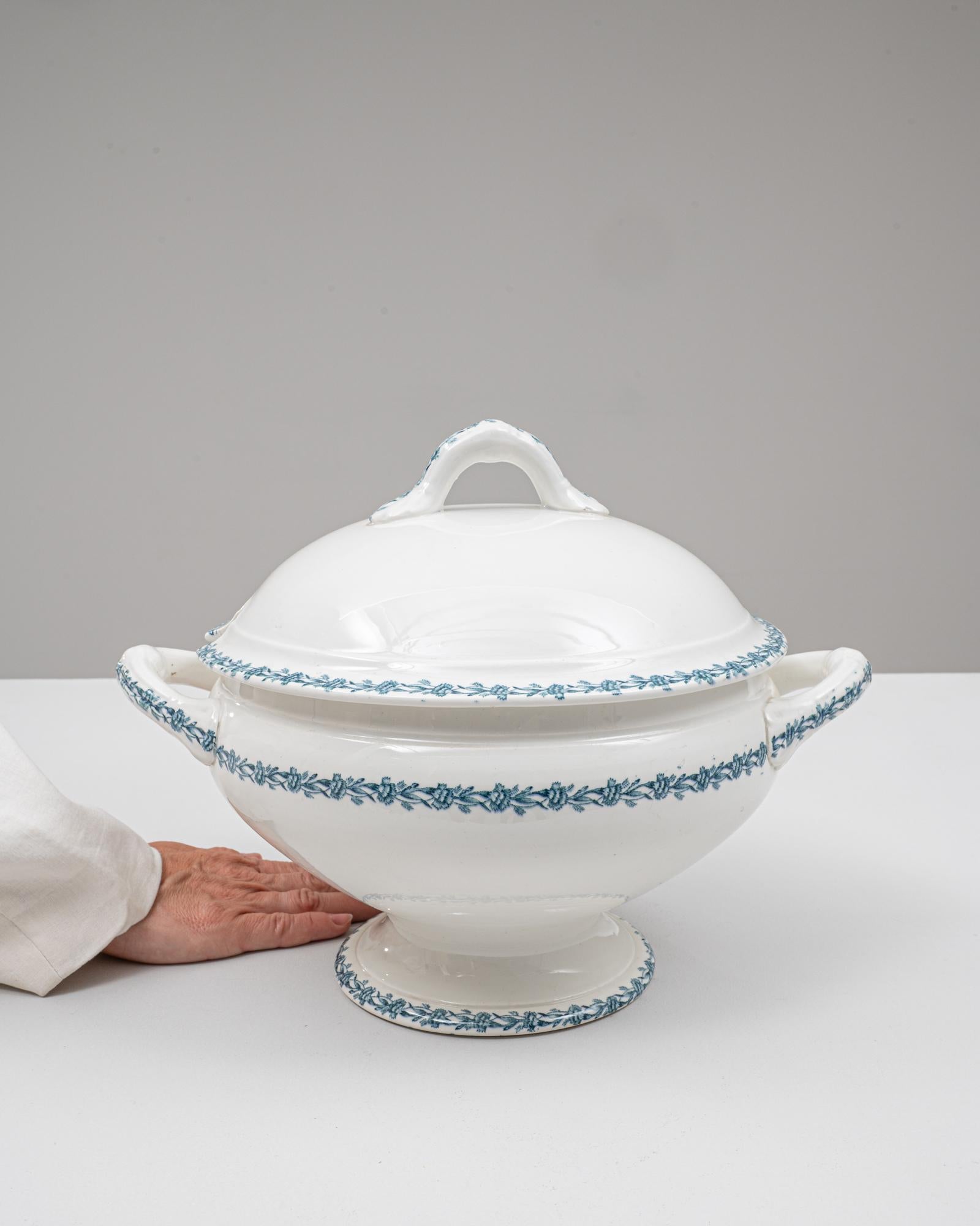 Soupière en porcelaine avec couvercle, édition spéciale belge du 20e siècle Bon état - En vente à High Point, NC