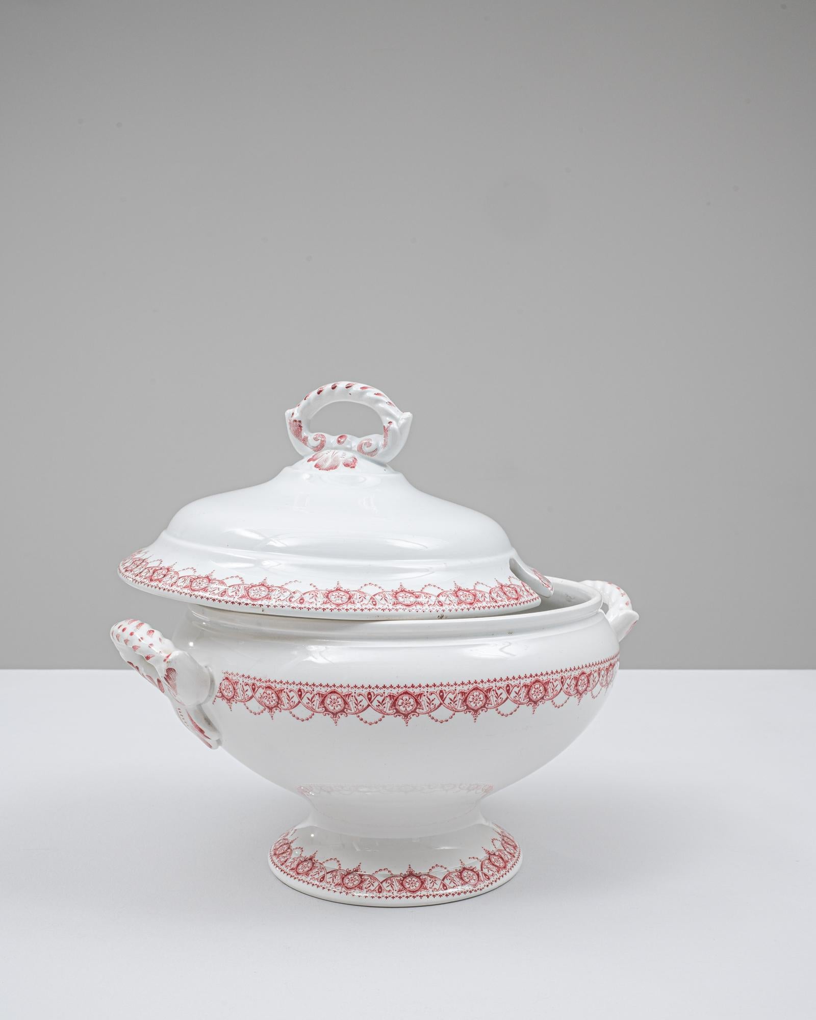 Porcelaine Soupière en porcelaine avec couvercle, édition spéciale belge du 20e siècle en vente